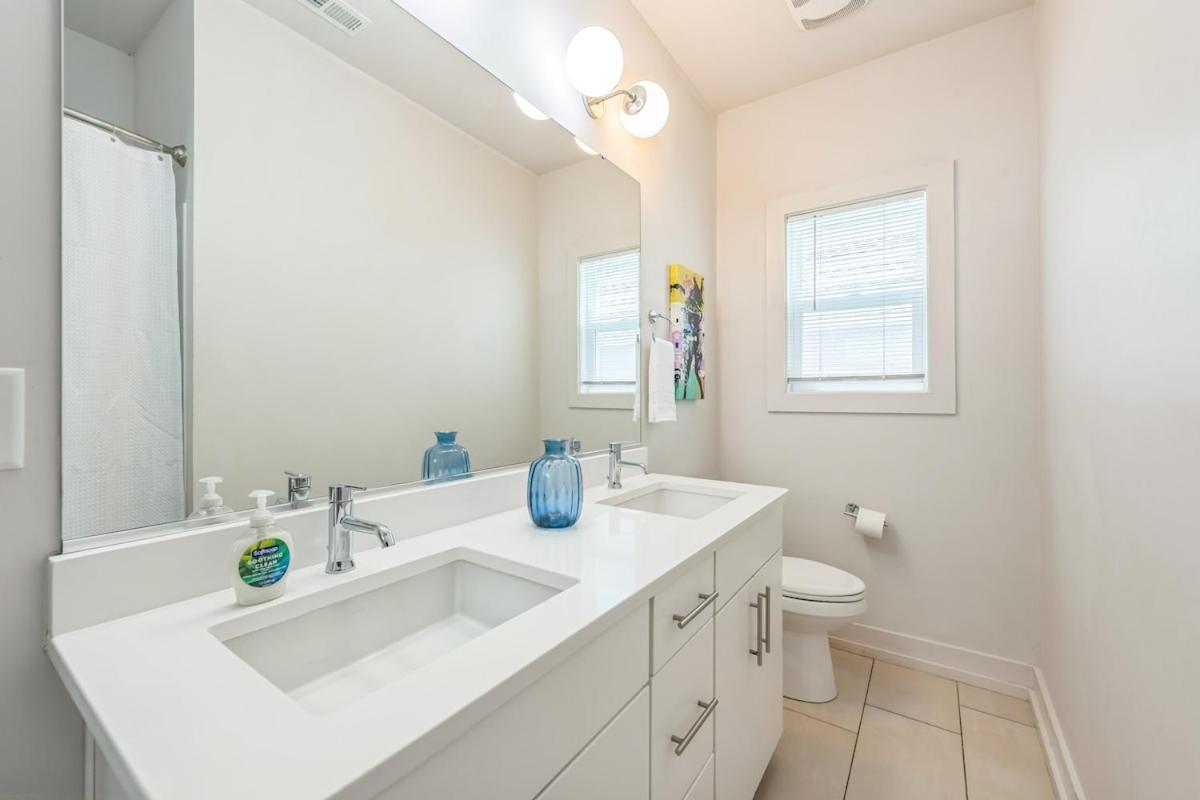Queen City 4BR 3BA Retreat
