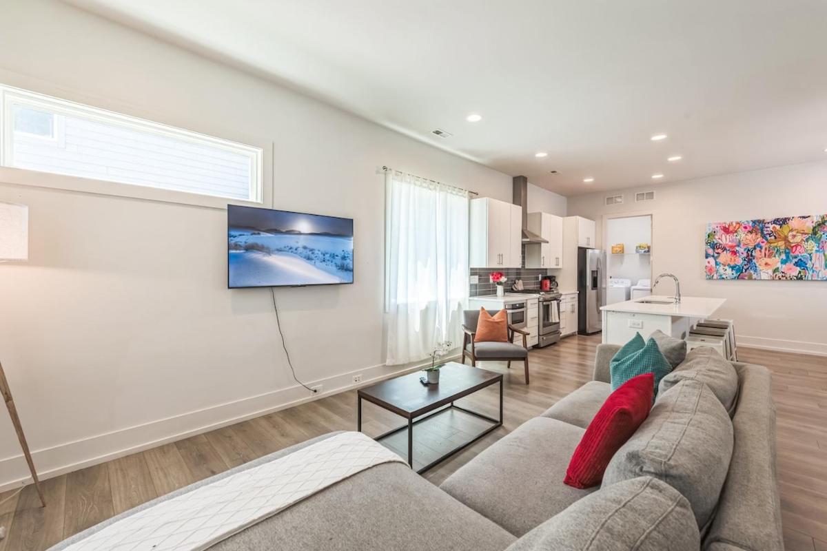 Queen City 4BR 3BA Retreat