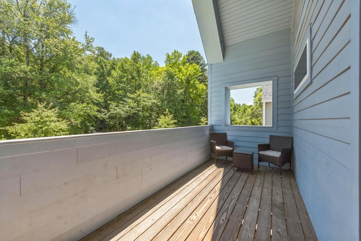 Queen City 4BR 3BA Retreat