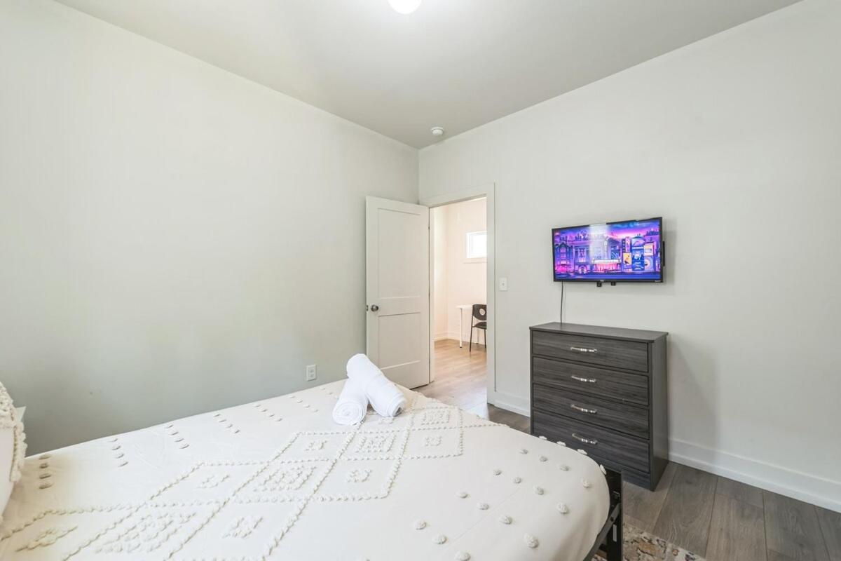 Queen City 4BR 3BA Retreat