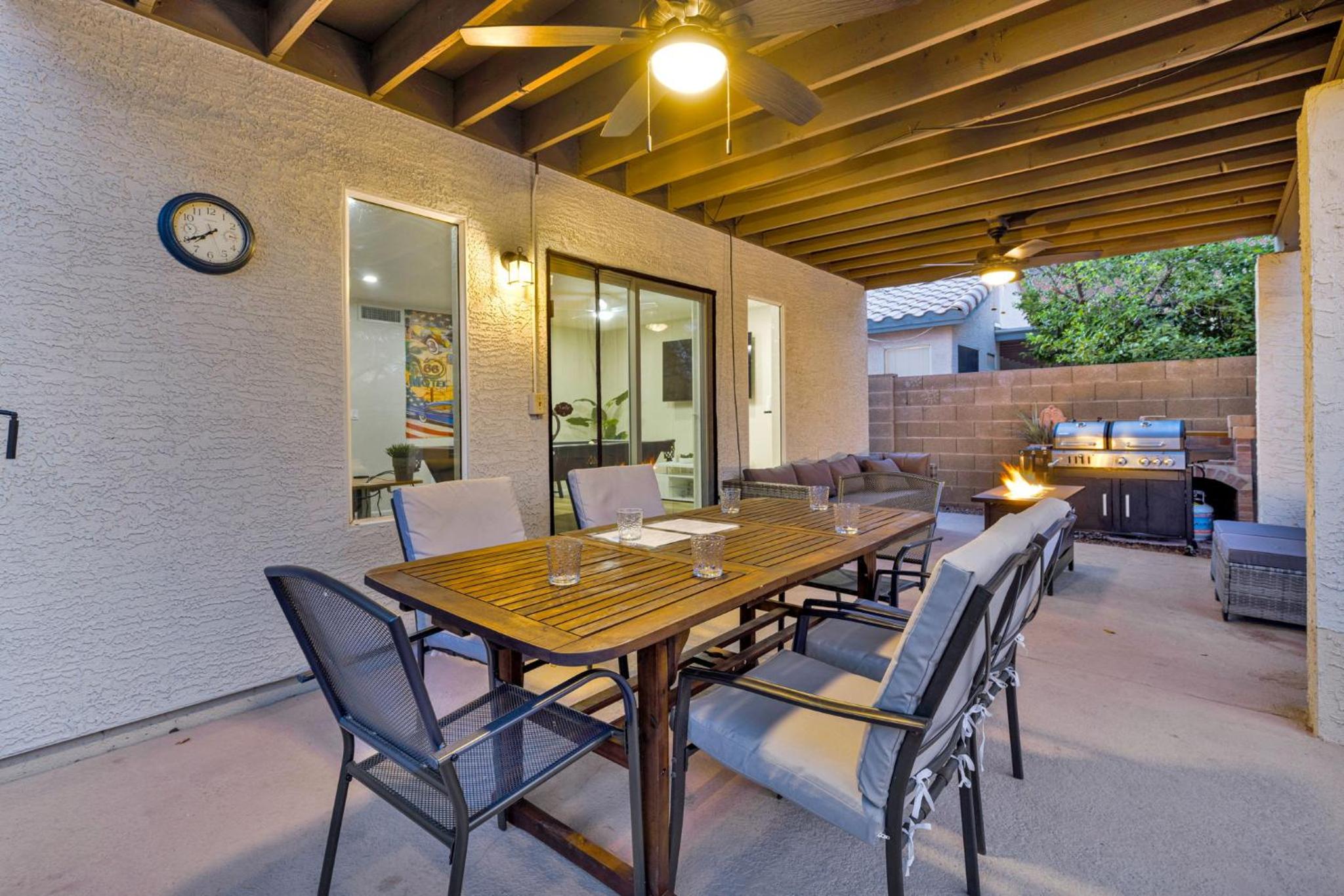 Sparkling Saltwater Pool - Spa - Firepit - WiFi - 4BR 3BA - Near Top Golf Courses