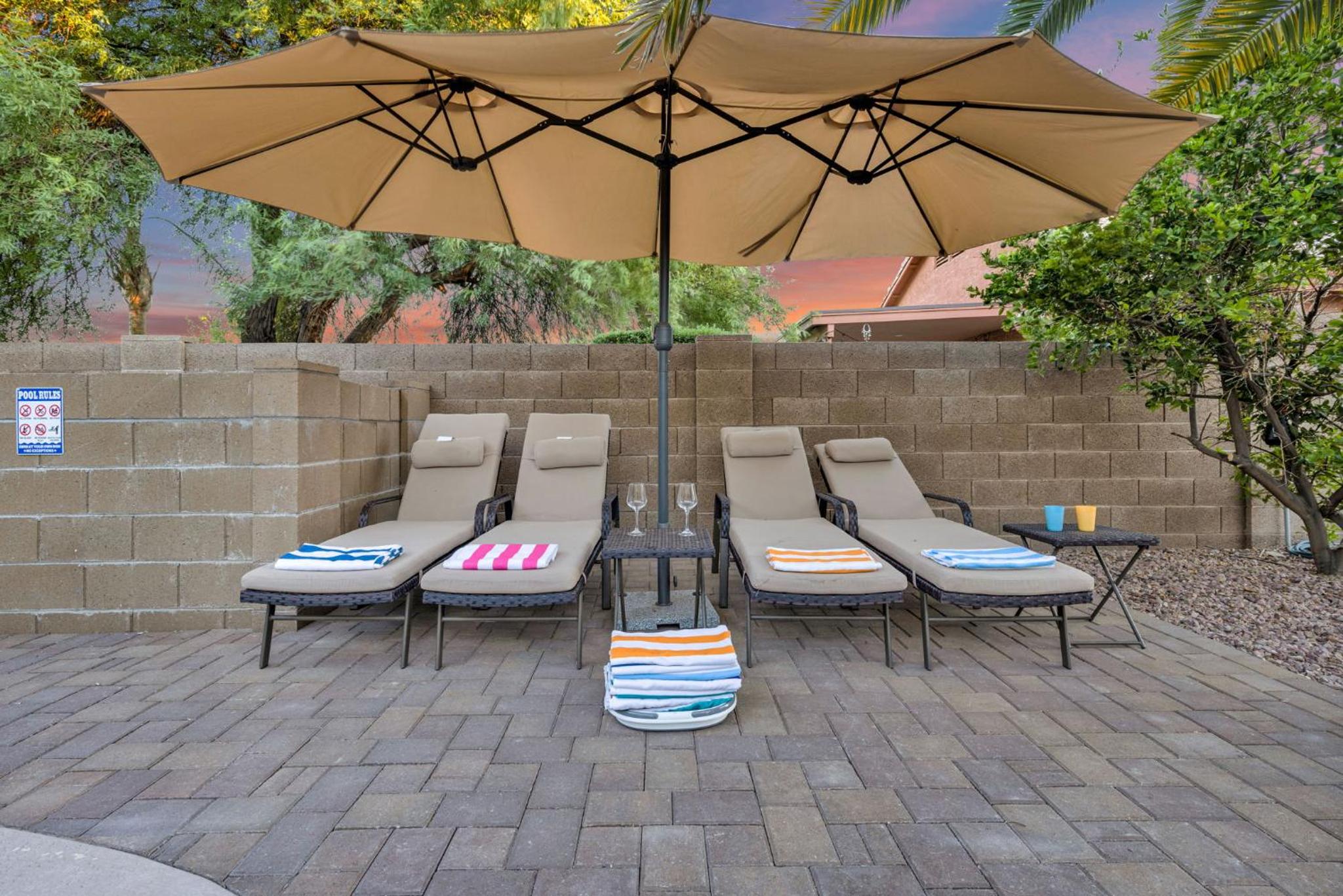 Sparkling Saltwater Pool - Spa - Firepit - WiFi - 4BR 3BA - Near Top Golf Courses