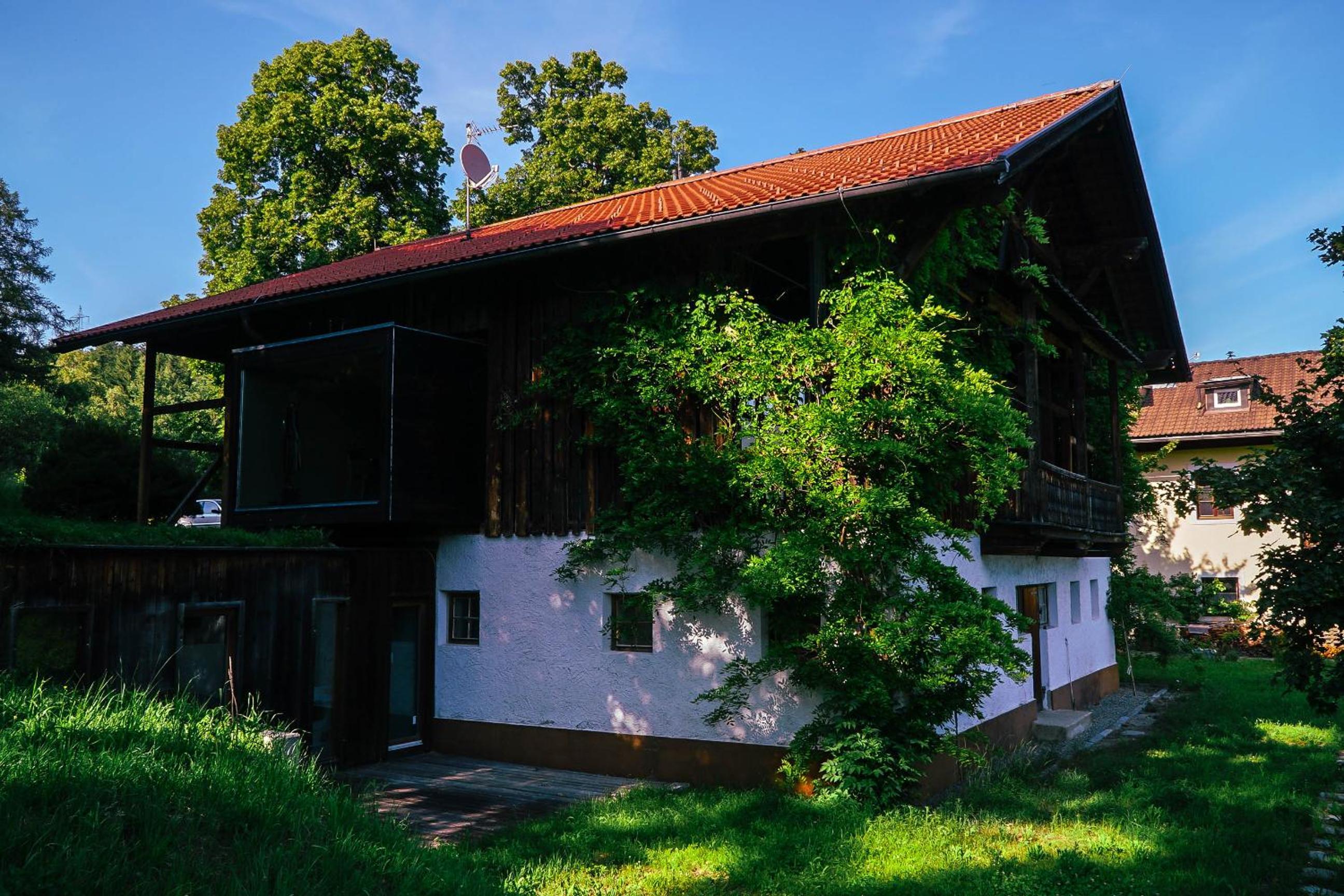 Lansersee Lake Chalet