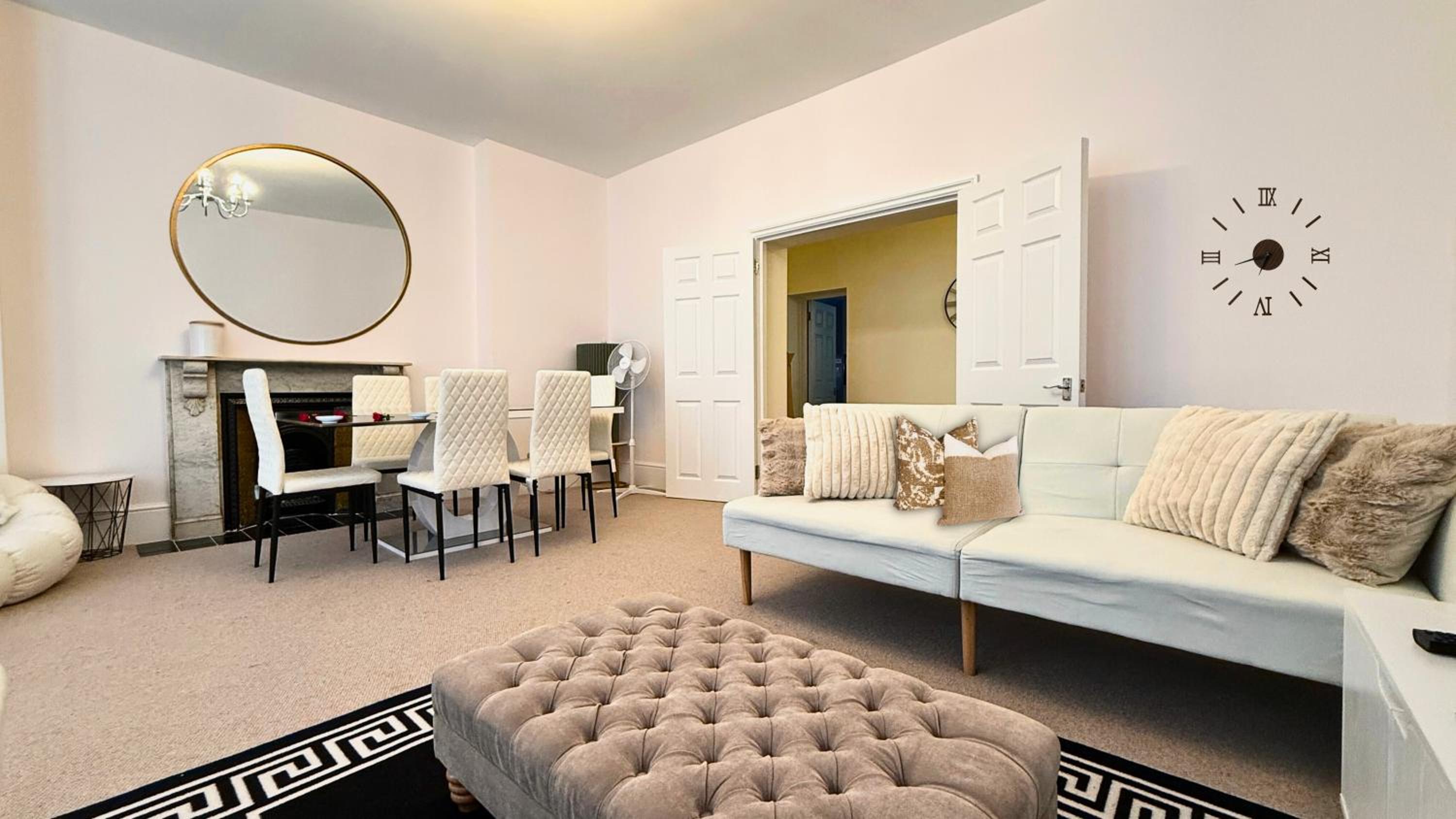 2000ft Huge, 3Bed 3Bath, AC, 5 mins to St James Park, Buckingham Palace