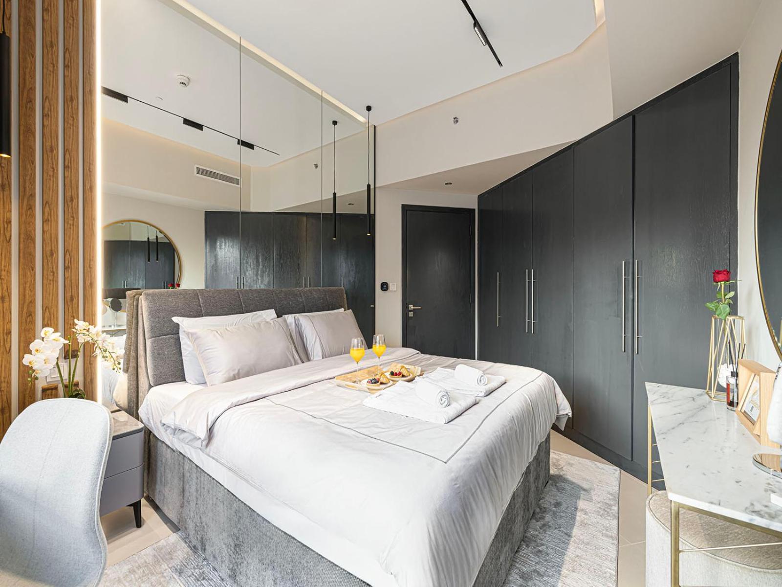 Direct Burj Khalifa View - Luxury 1BR - Walk to Dubai Mall