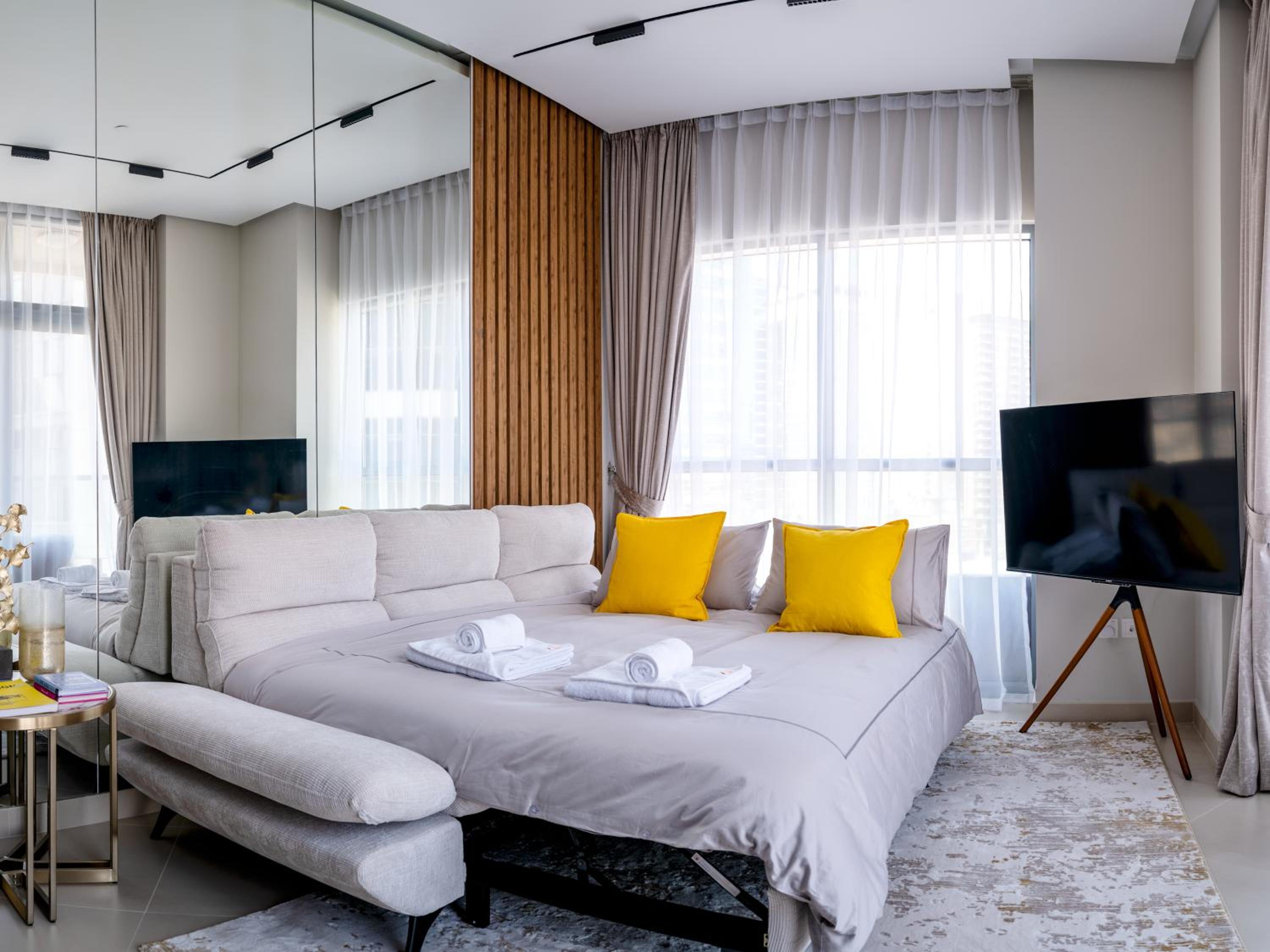 Direct Burj Khalifa View - Luxury 1BR - Walk to Dubai Mall