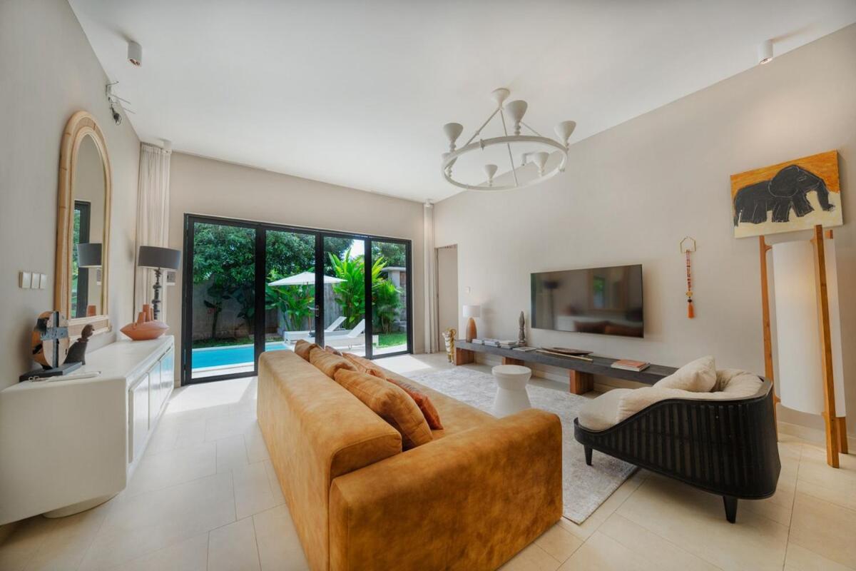 Villa Kubu Mangga - Elegant 2BR Private Pool Villa