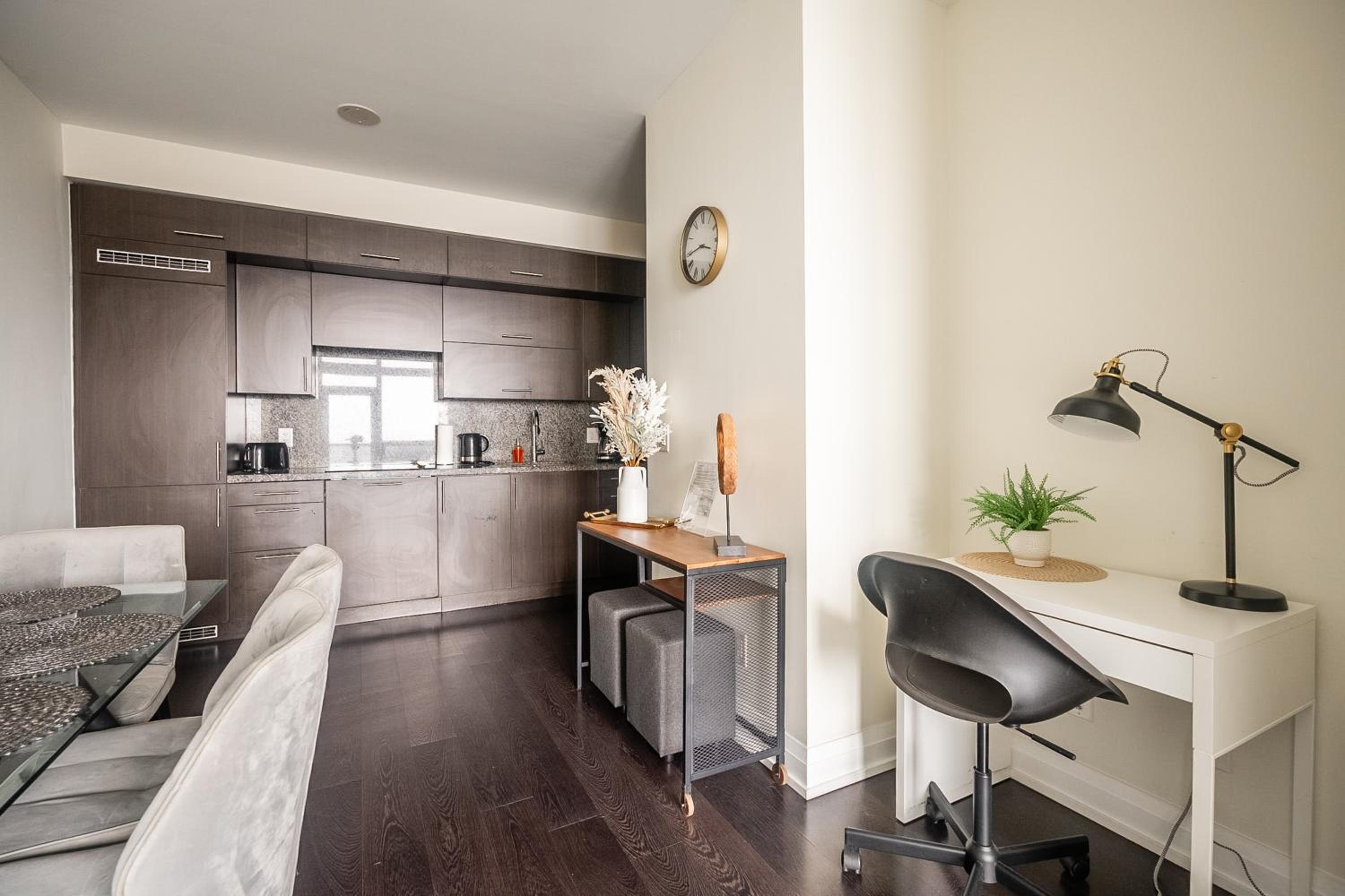 1 Bedroom Apartment with Balcony and Skyline View in North York