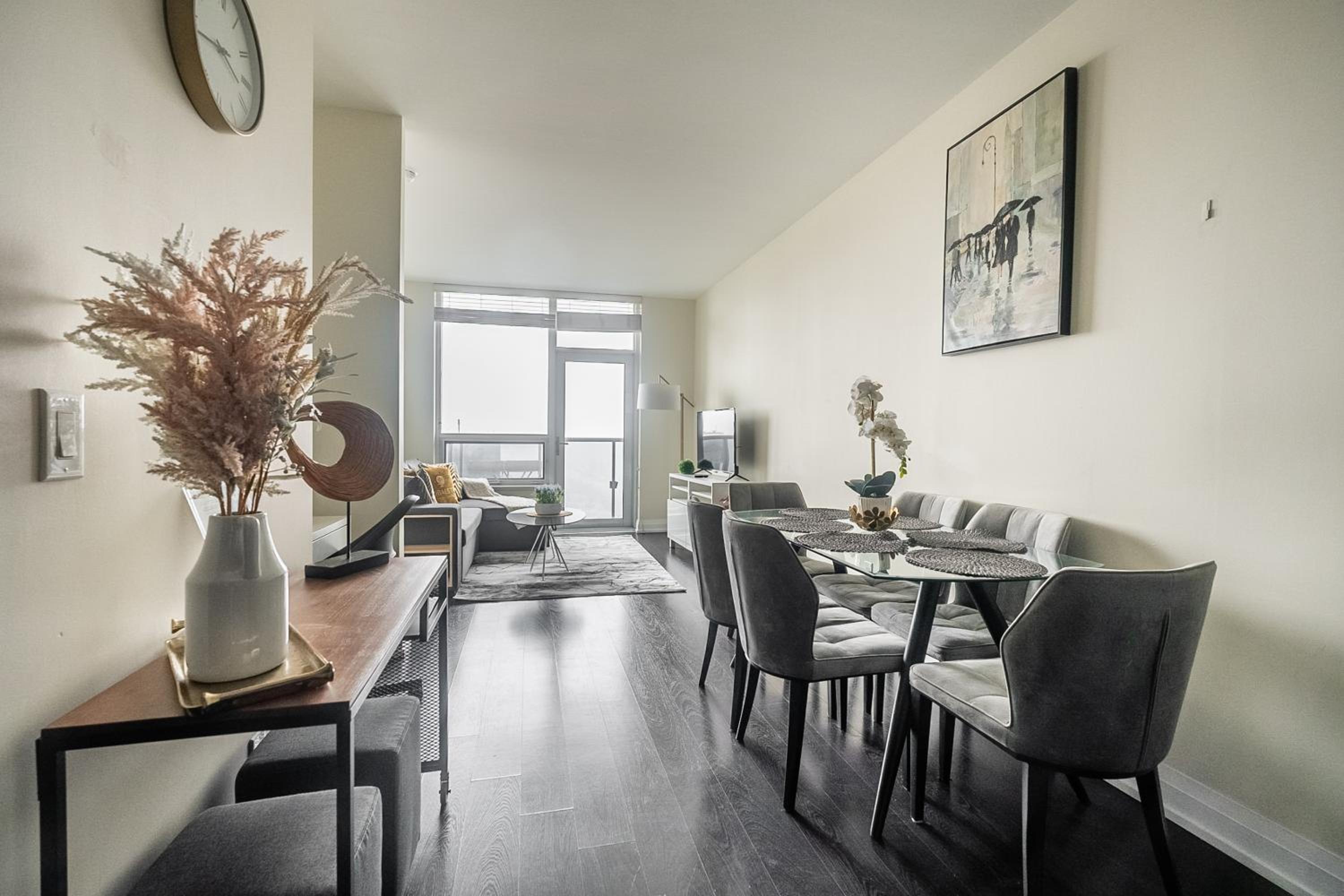 1 Bedroom Apartment with Balcony and Skyline View in North York