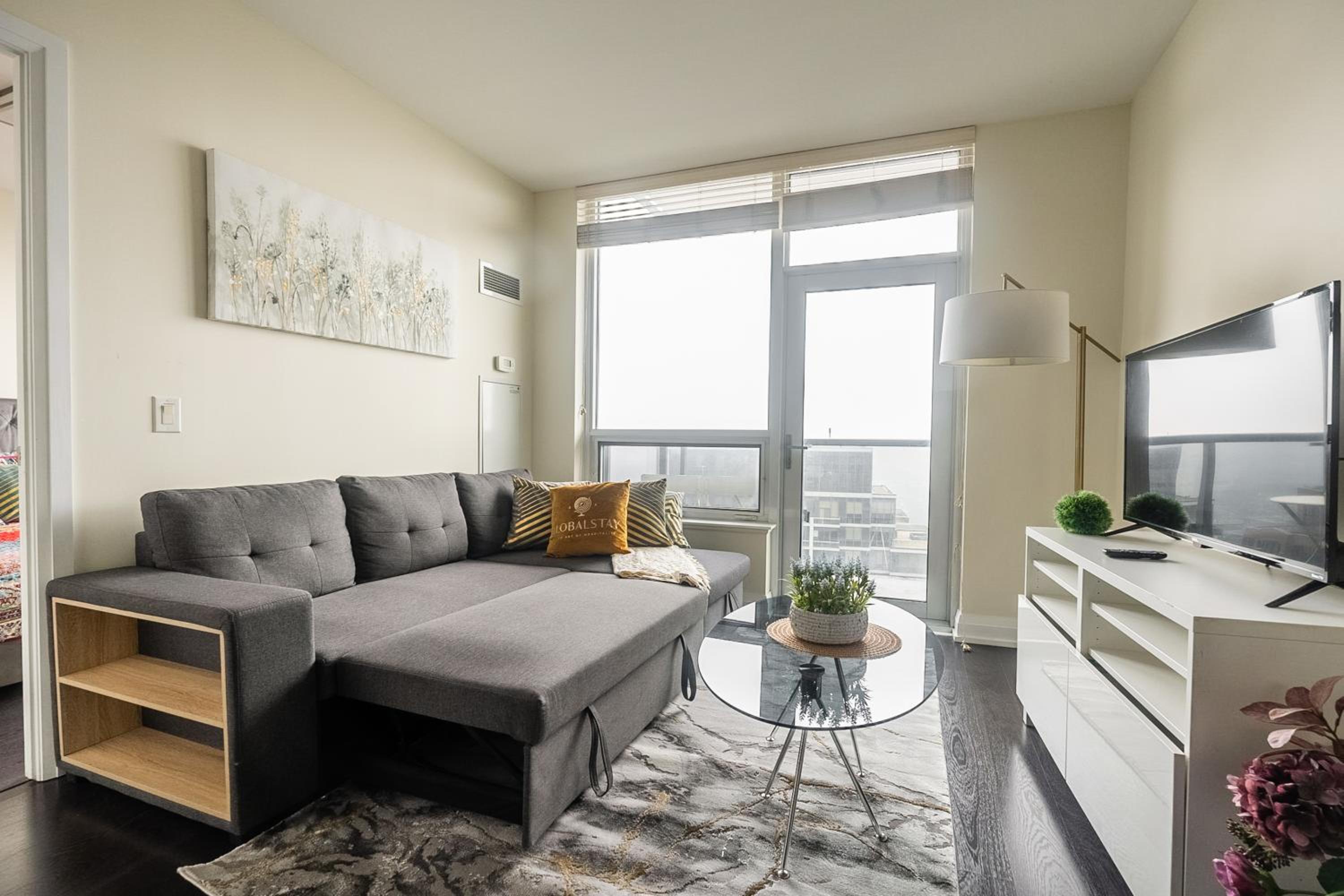 1 Bedroom Apartment with Balcony and Skyline View in North York
