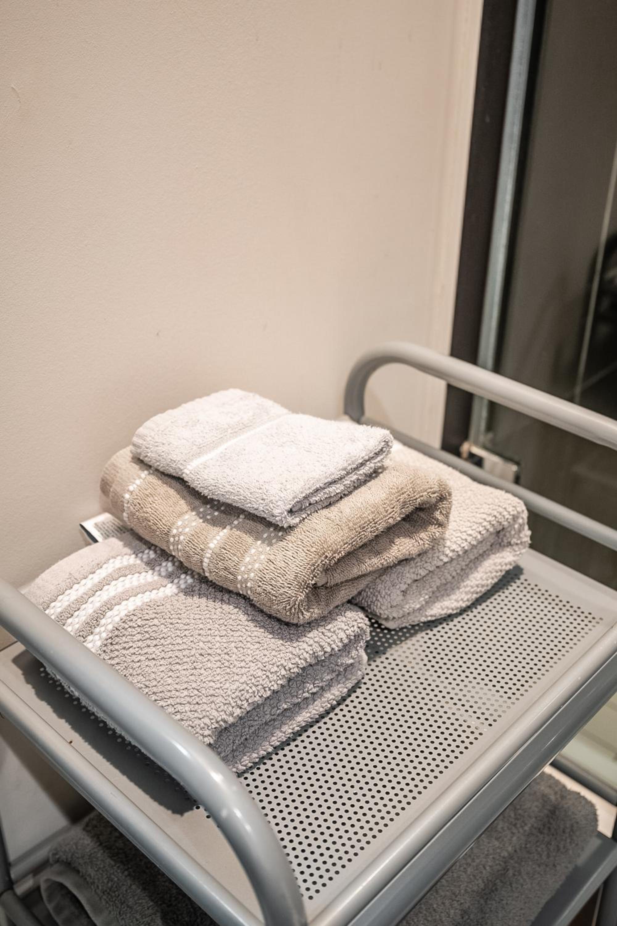 1 Bedroom Apartment with Balcony and Skyline View in North York