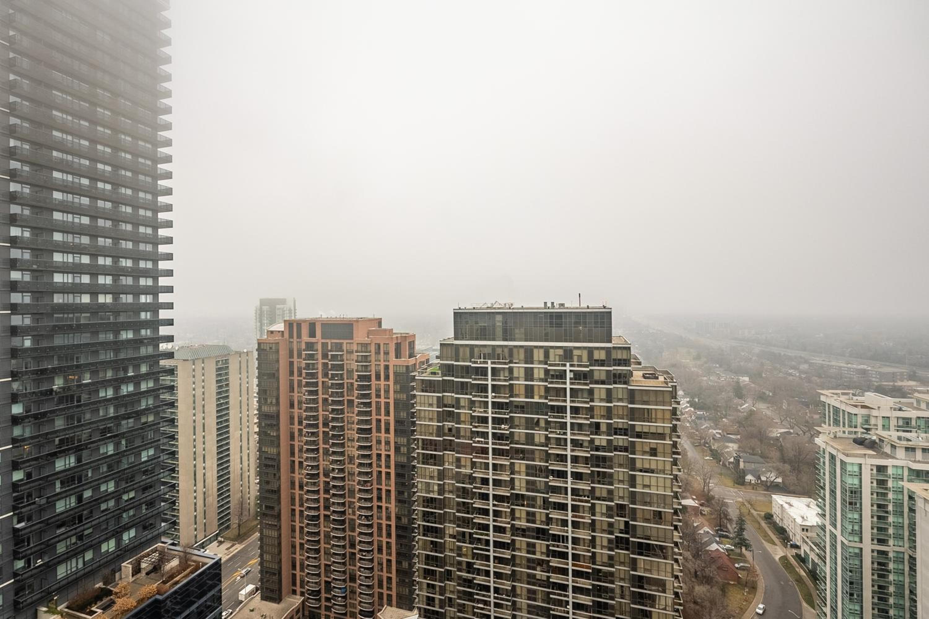 1 Bedroom Apartment with Balcony and Skyline View in North York