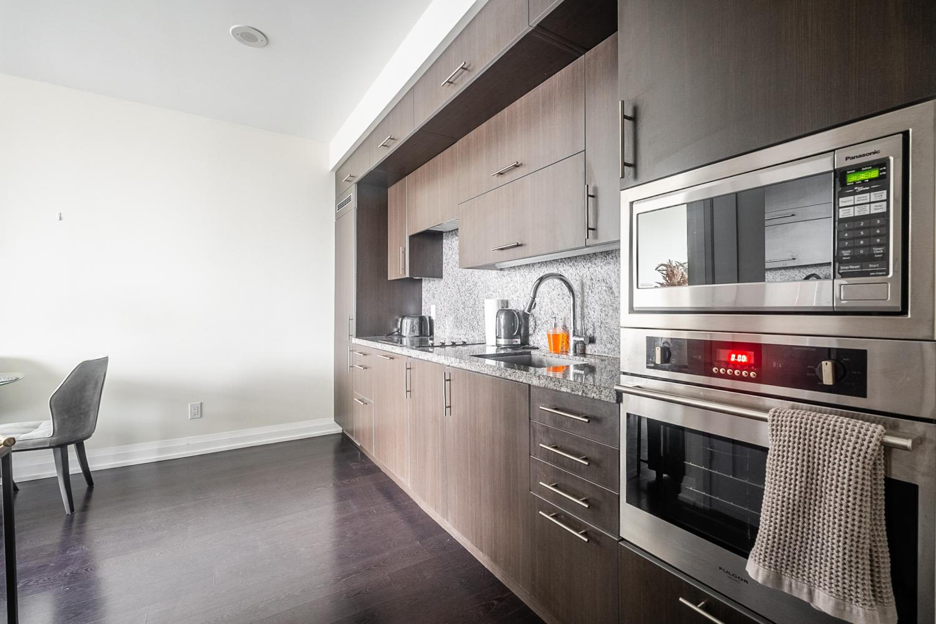 1 Bedroom Apartment with Balcony and Skyline View in North York