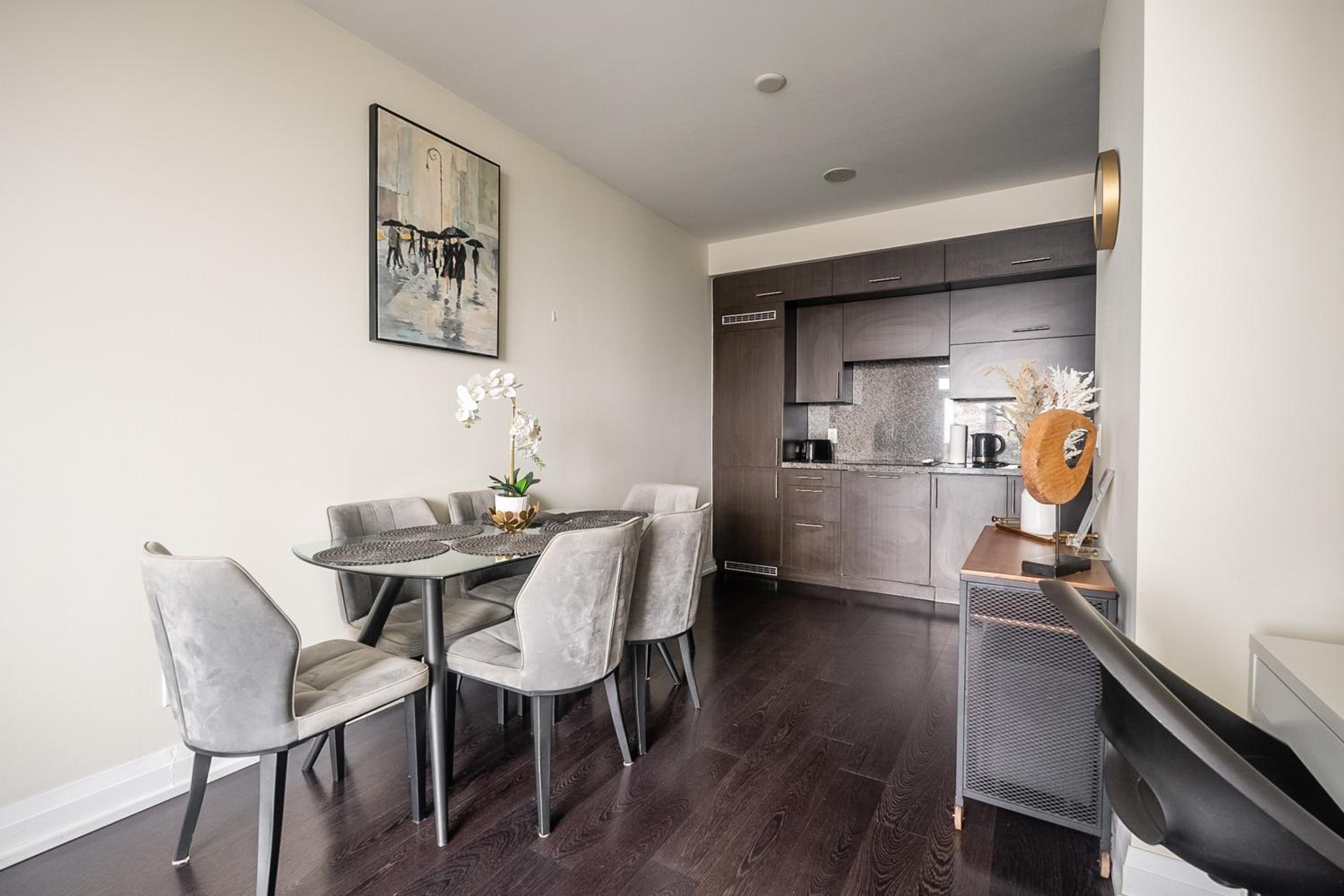 1 Bedroom Apartment with Balcony and Skyline View in North York