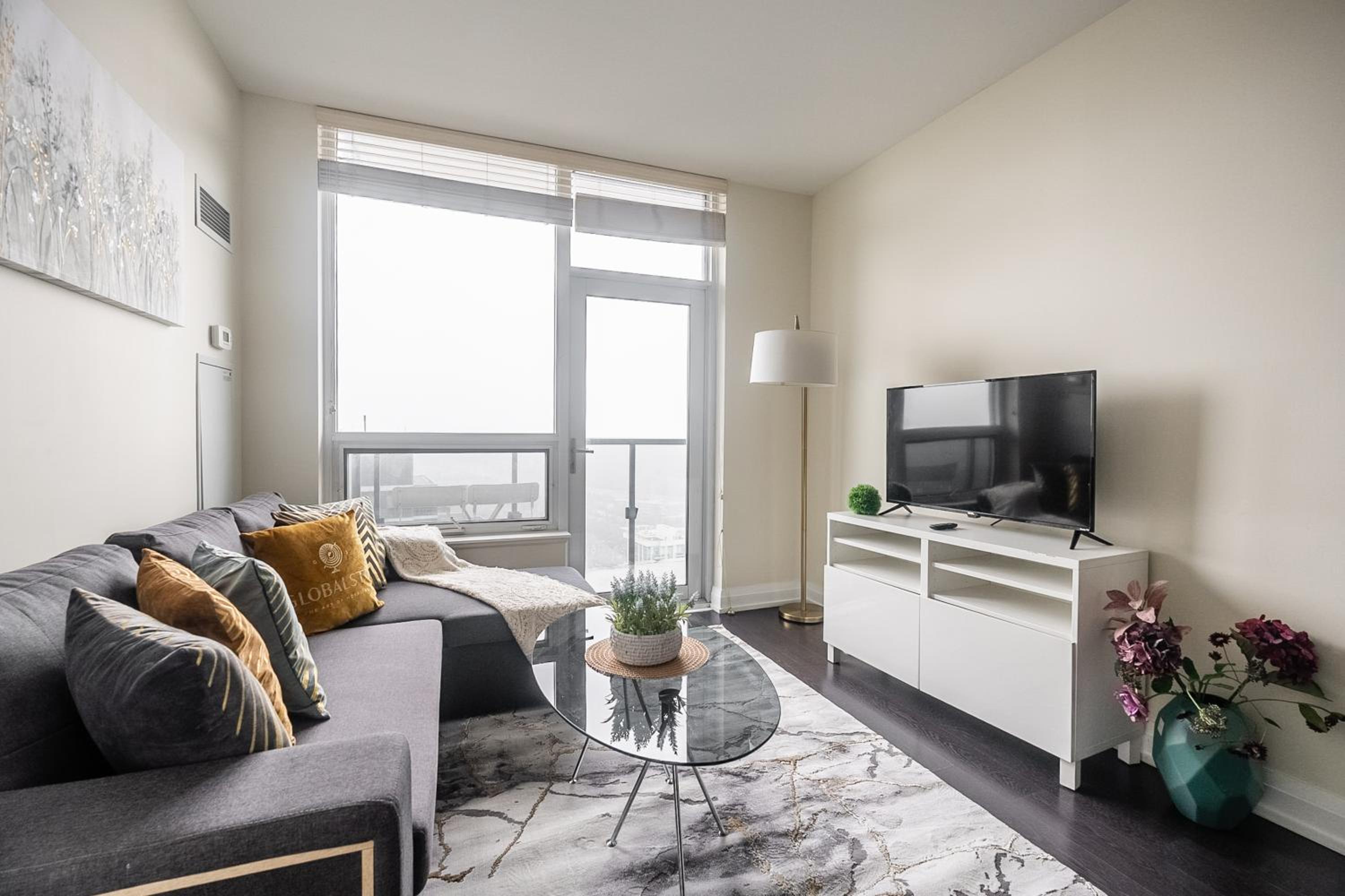 1 Bedroom Apartment with Balcony and Skyline View in North York