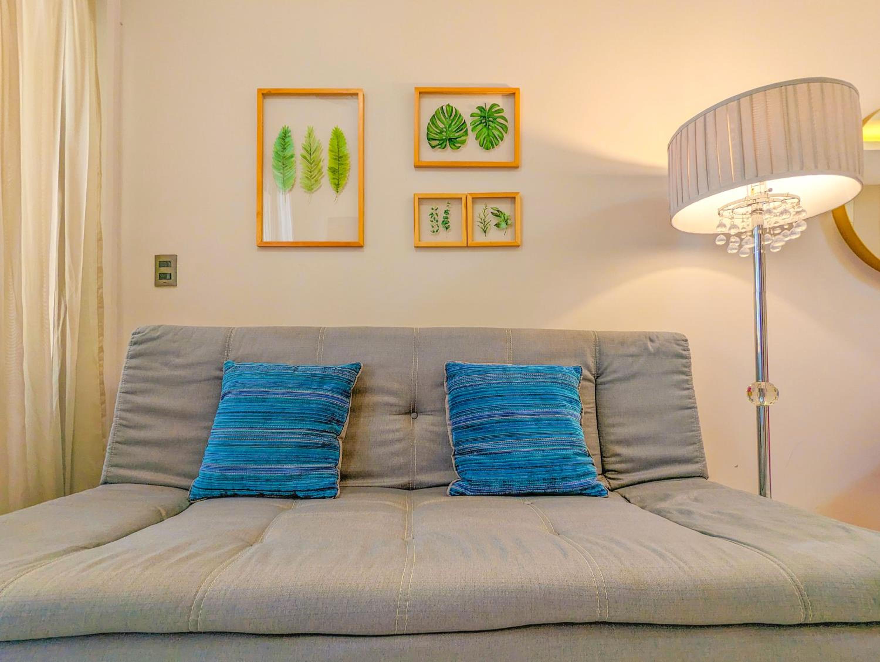 Romantic Escape 1 Bedroom 500m from Beach King Bed Pool Gym Fast WiFi 204