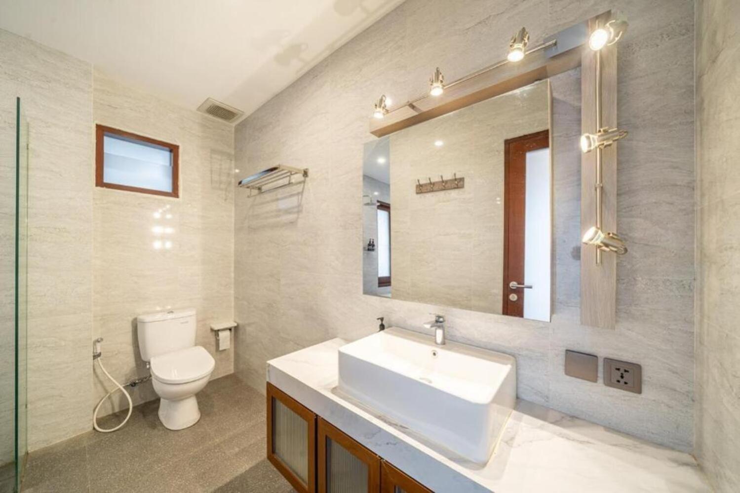 Modern 5BR Luxury Villa with Pool & Rooftop - 100m from Sanur Beach