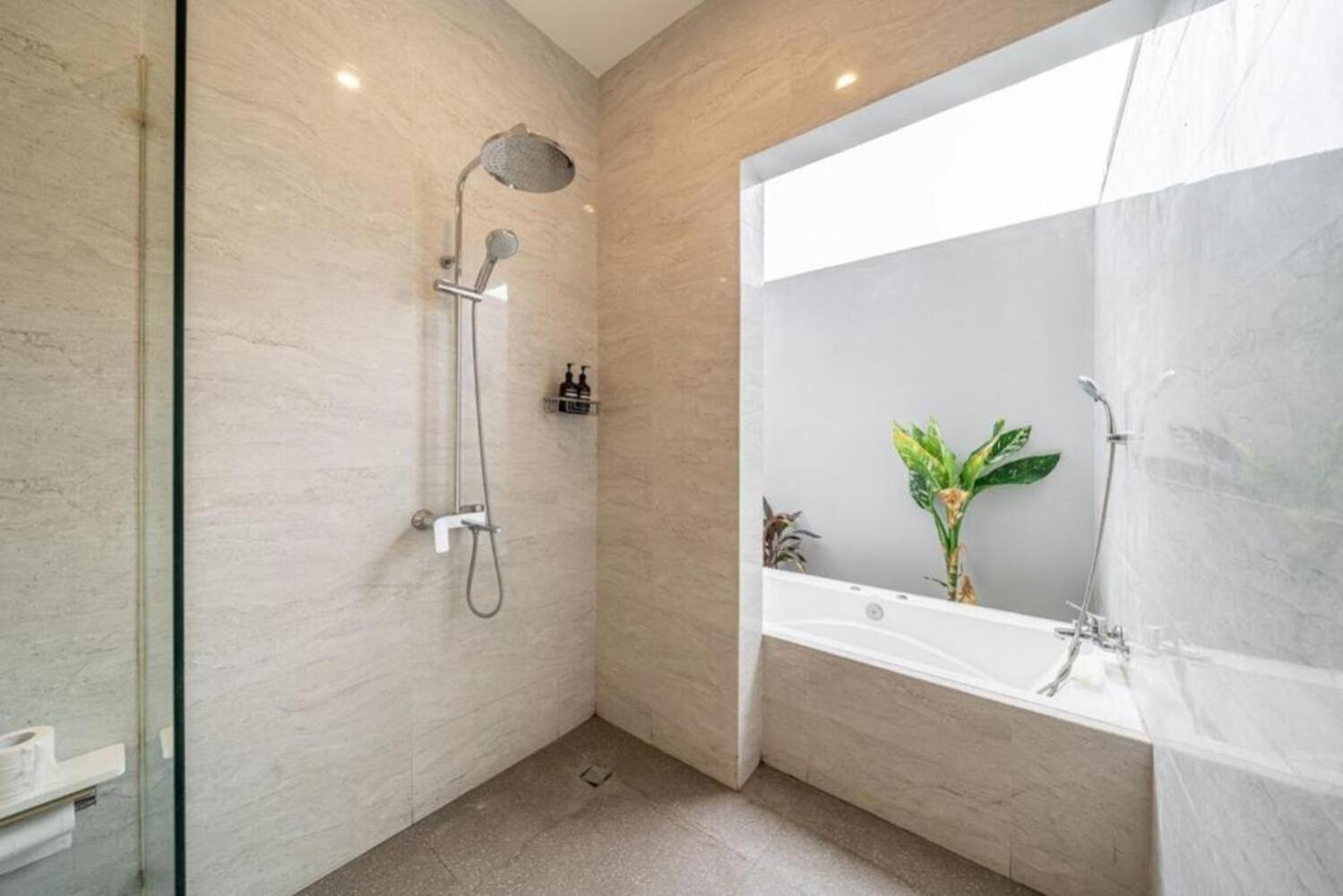 Modern 5BR Luxury Villa with Pool & Rooftop - 100m from Sanur Beach