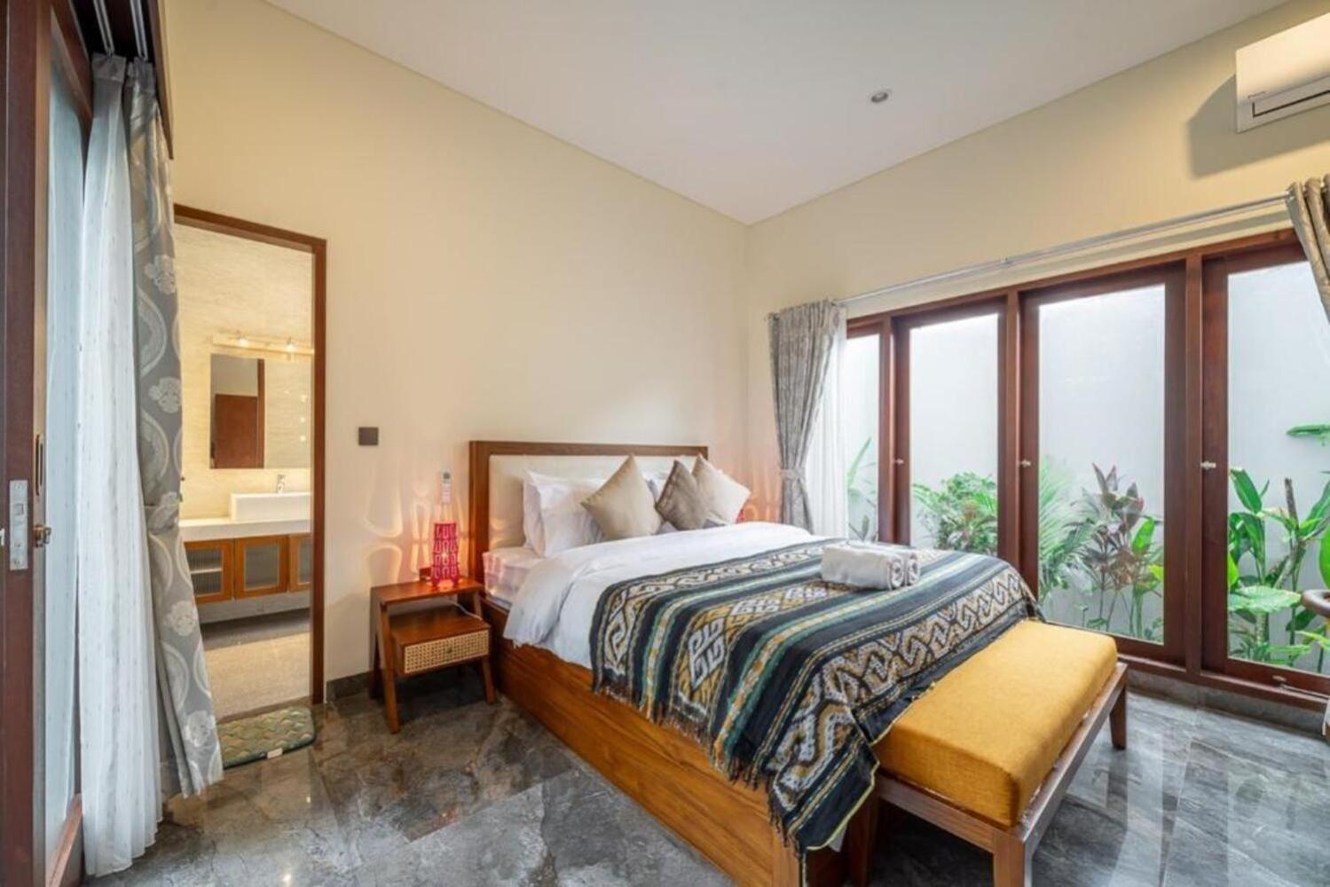 Modern 5BR Luxury Villa with Pool & Rooftop - 100m from Sanur Beach