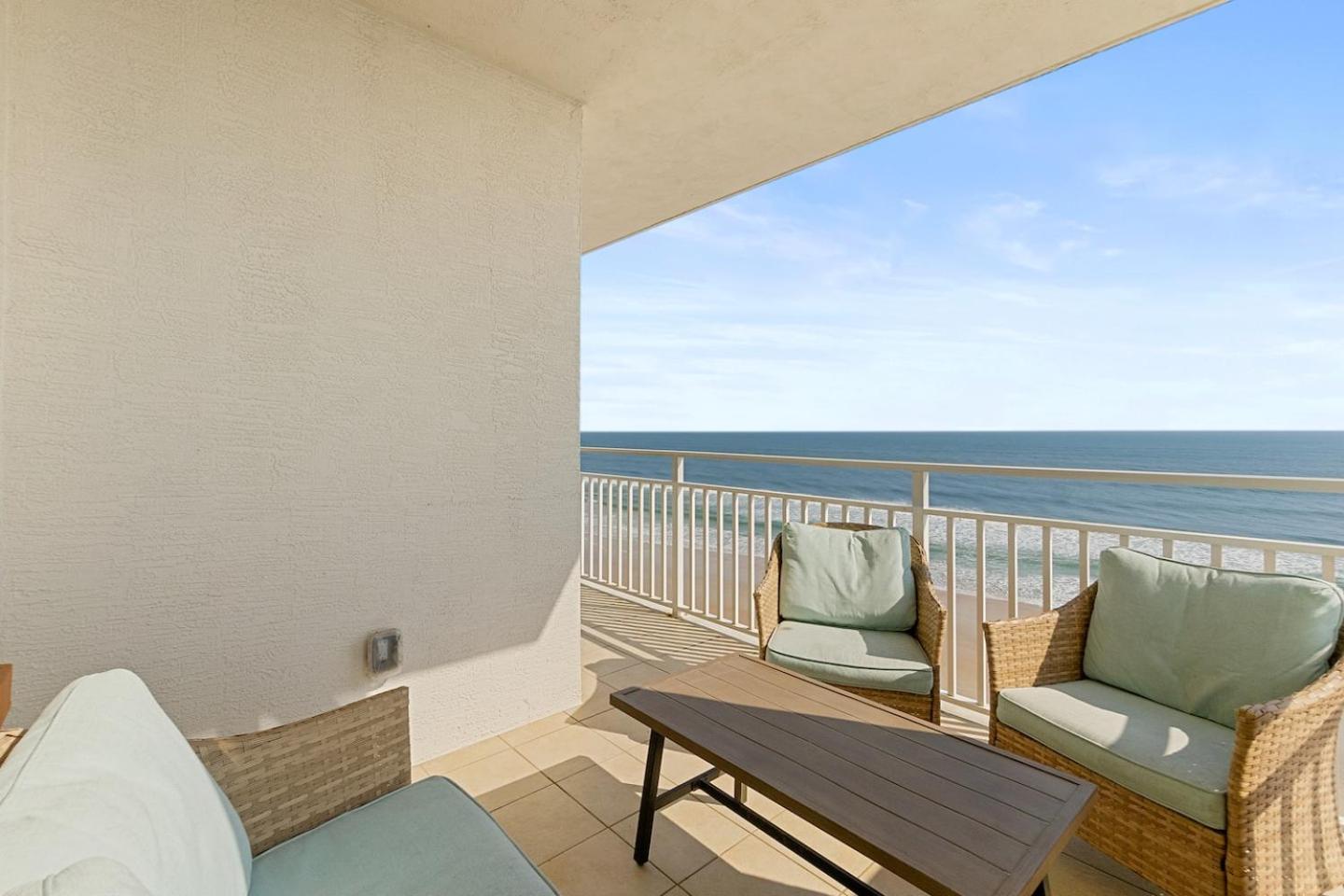 Beachfront 3BR Condo with Stunning Views Daytona