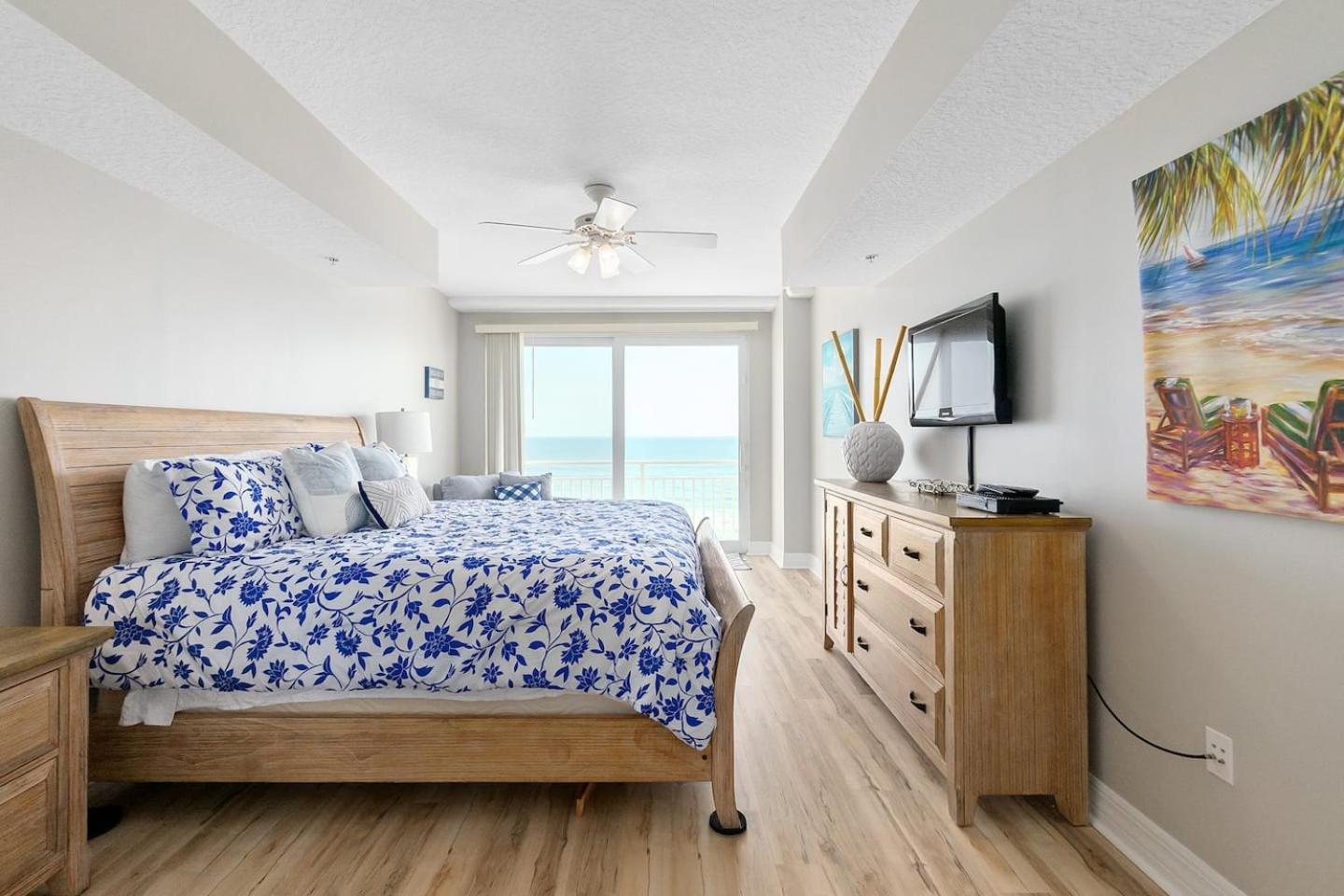 Beachfront 3BR Condo with Stunning Views Daytona
