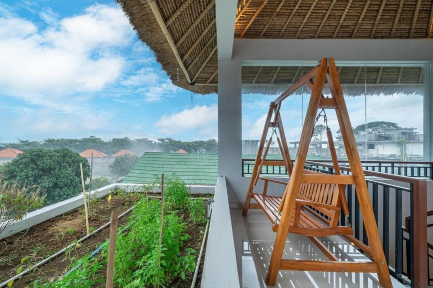 Modern 5BR Luxury Villa with Pool & Rooftop - 100m from Sanur Beach