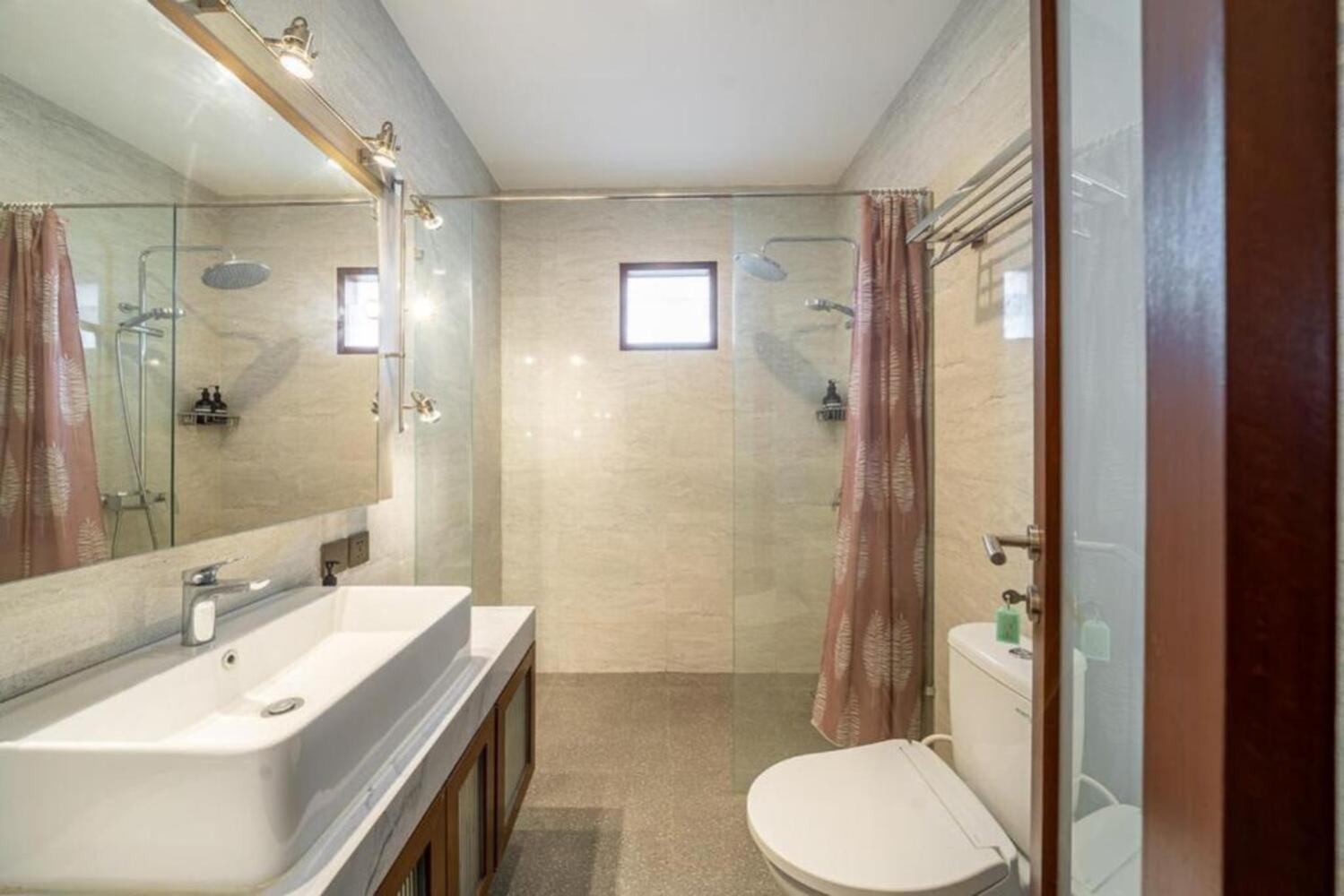 Modern 5BR Luxury Villa with Pool & Rooftop - 100m from Sanur Beach