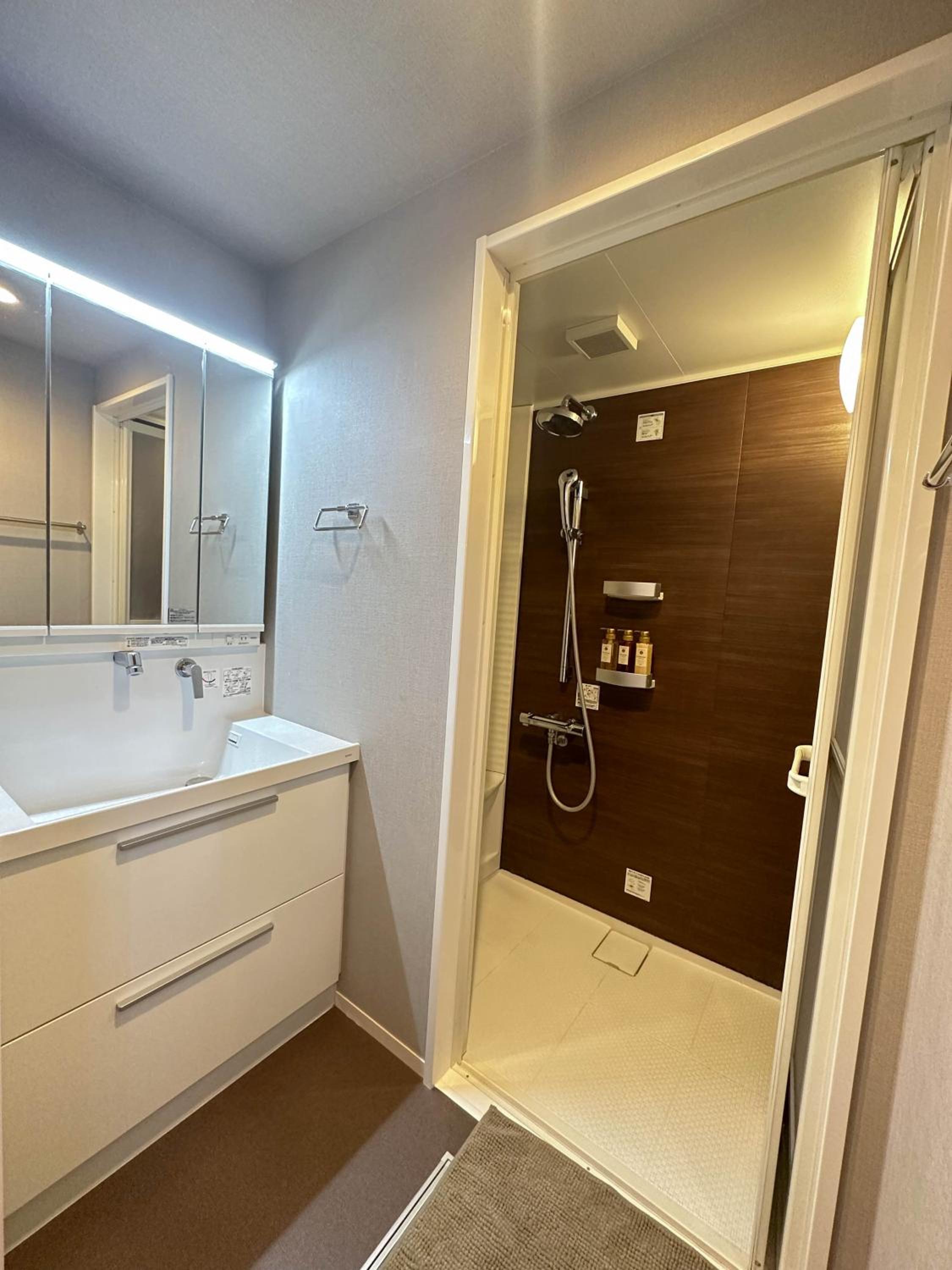 Osaka Shinsaibashi Dotonbori Tsutenkaku Villa House Free Parking 三房一厅一卫一浴