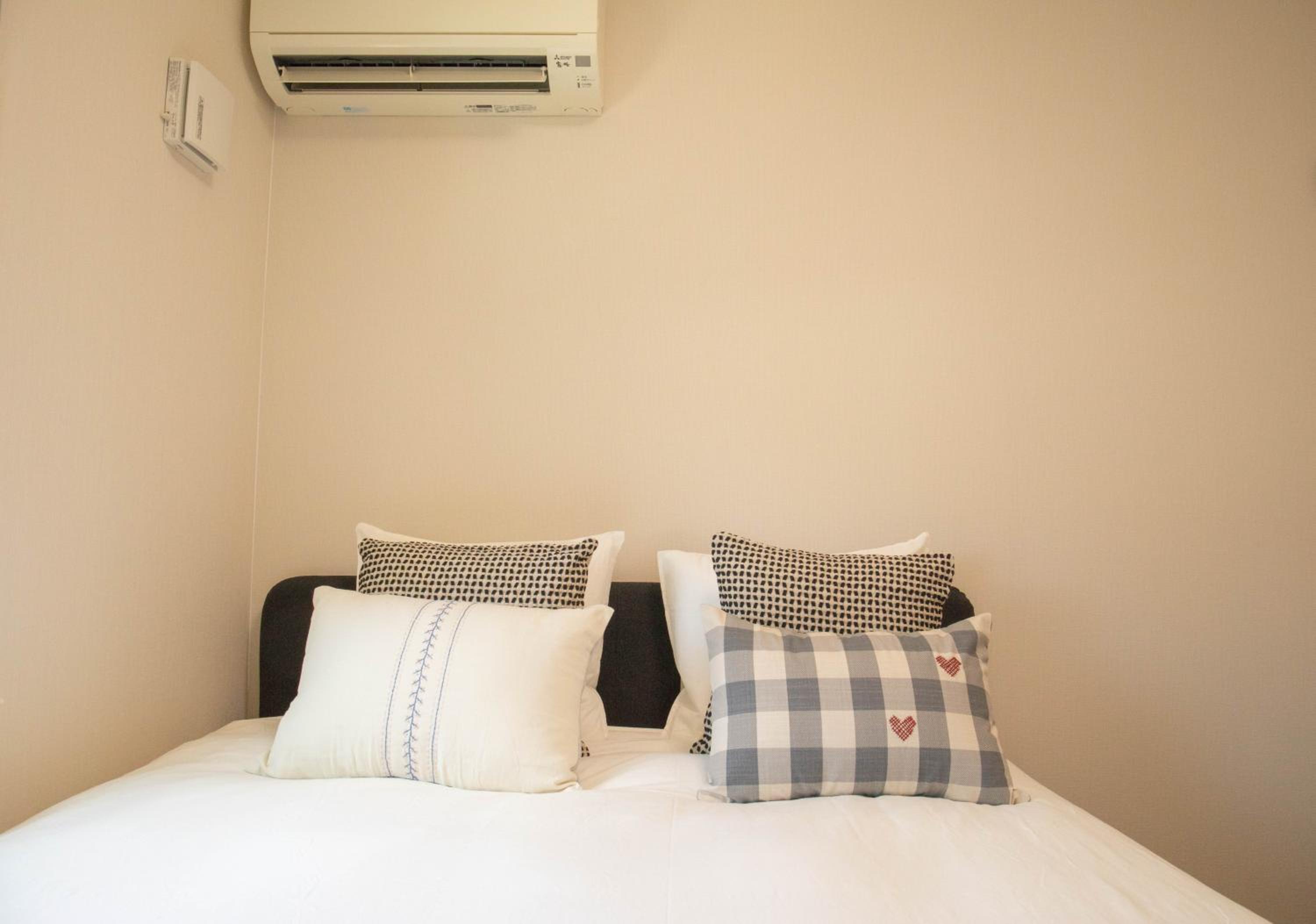 Osaka Shinsaibashi Dotonbori Tsutenkaku Villa House Free Parking 三房一厅一卫一浴