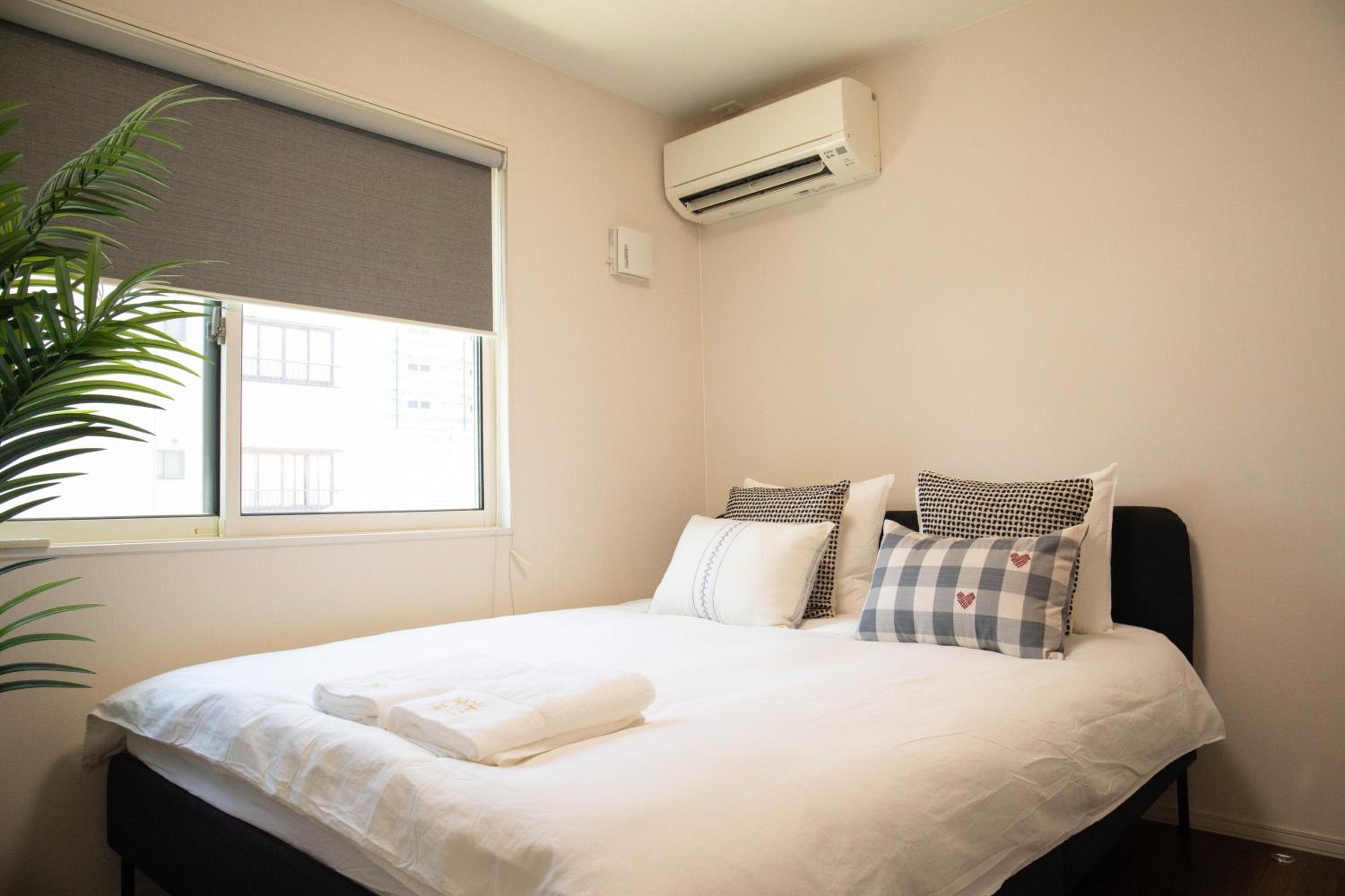 Osaka Shinsaibashi Dotonbori Tsutenkaku Villa House Free Parking 三房一厅一卫一浴