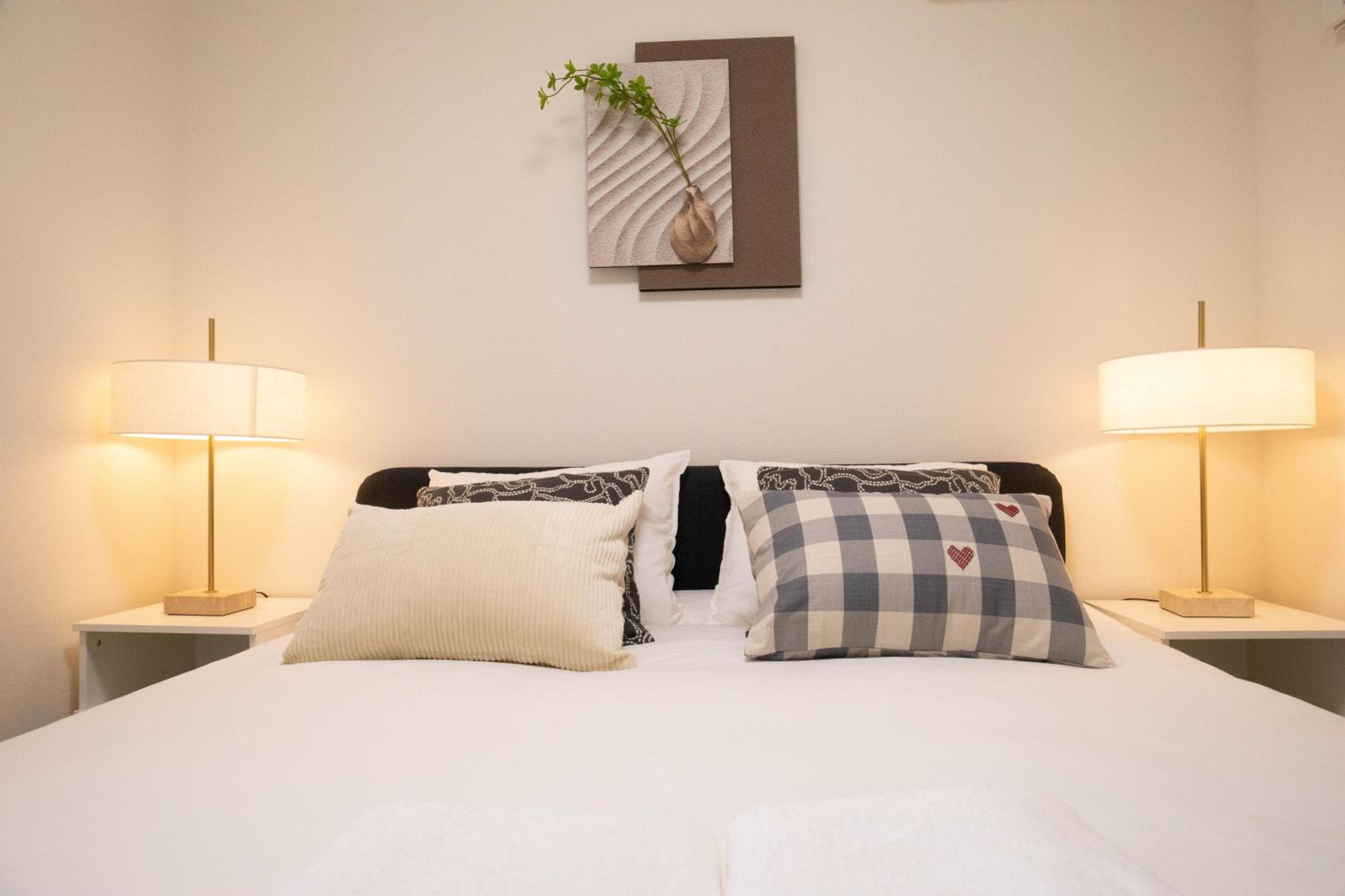Osaka Shinsaibashi Dotonbori Tsutenkaku Villa House Free Parking 三房一厅一卫一浴