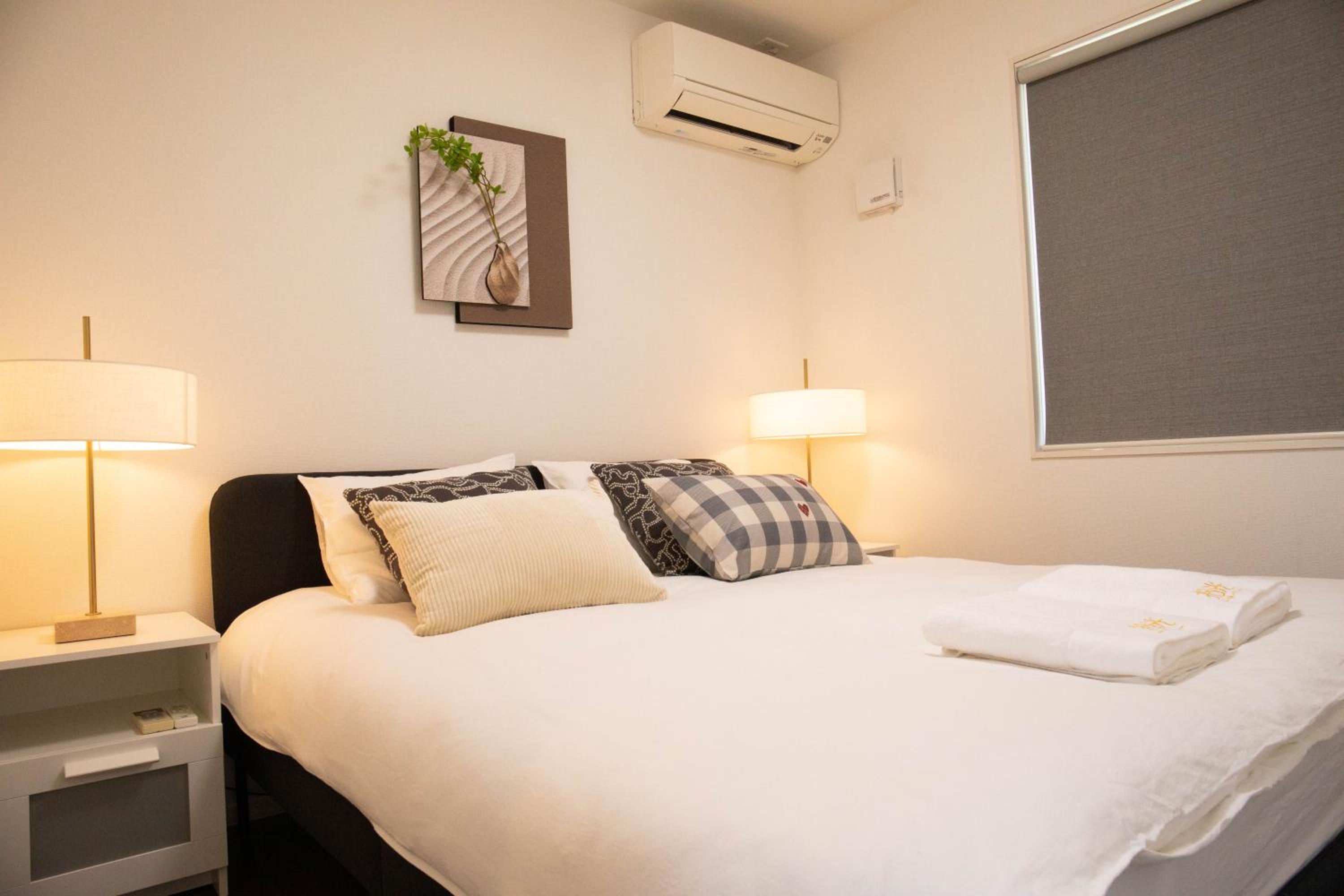 Osaka Shinsaibashi Dotonbori Tsutenkaku Villa House Free Parking 三房一厅一卫一浴