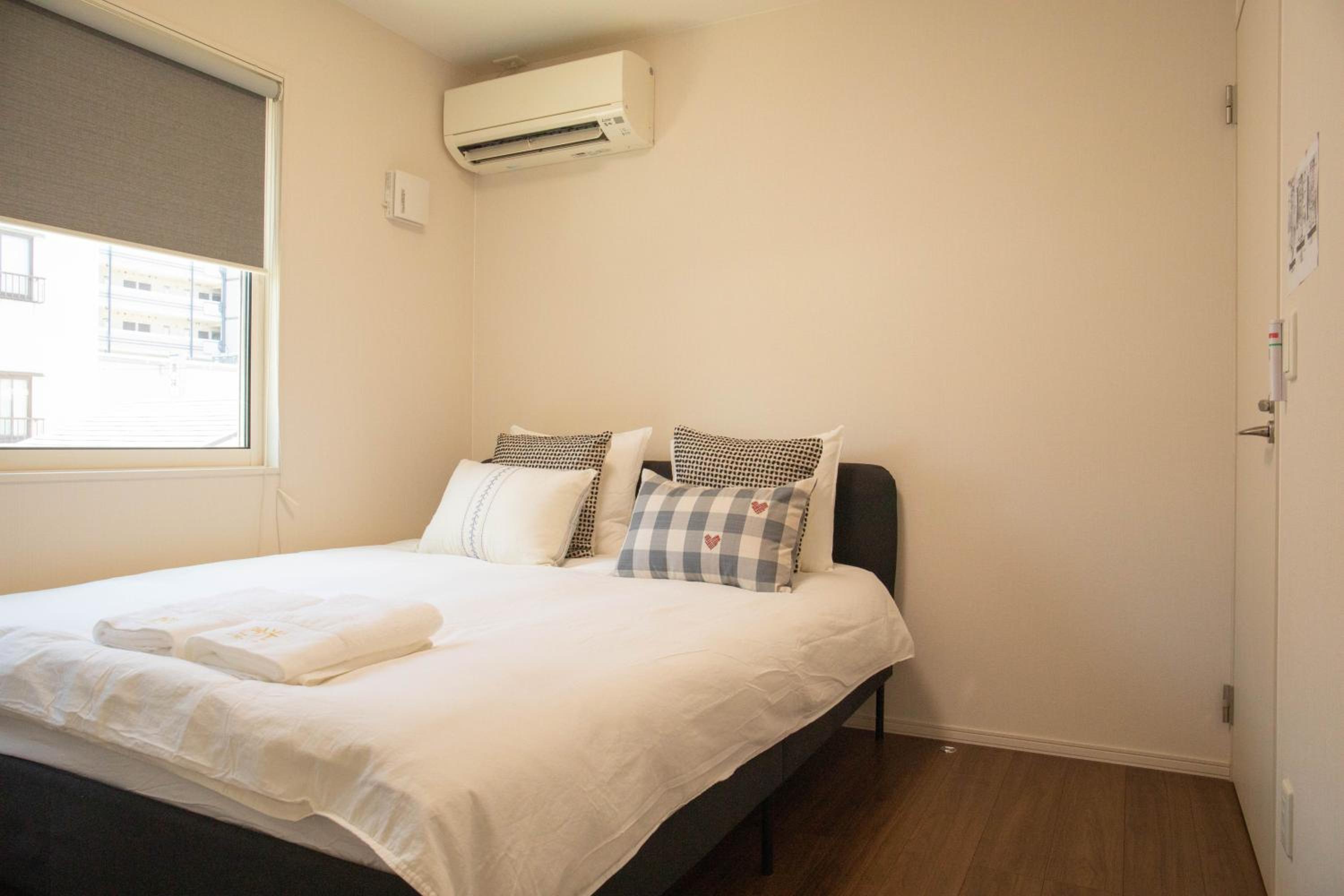 Osaka Shinsaibashi Dotonbori Tsutenkaku Villa House Free Parking 三房一厅一卫一浴
