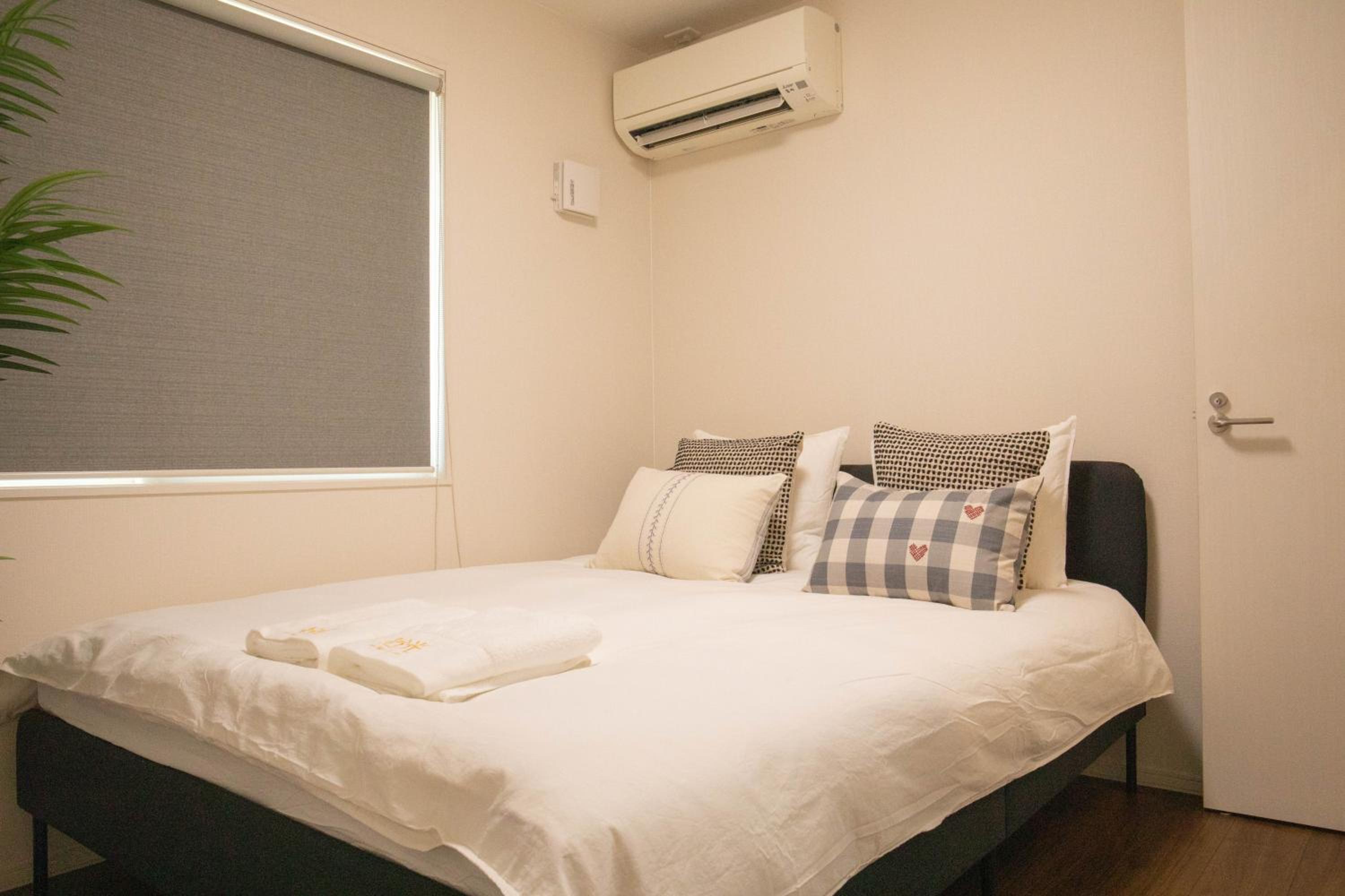 Osaka Shinsaibashi Dotonbori Tsutenkaku Villa House Free Parking 三房一厅一卫一浴