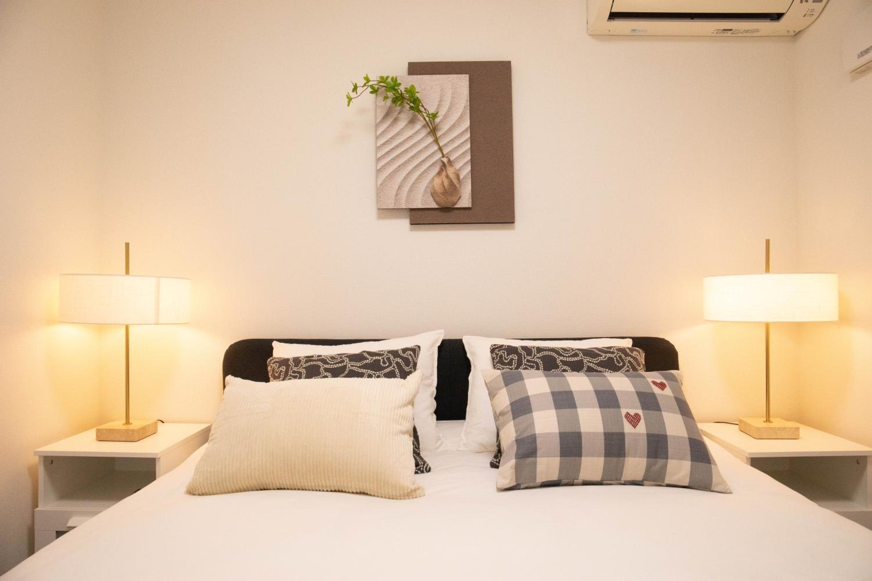 Osaka Shinsaibashi Dotonbori Tsutenkaku Villa House Free Parking 三房一厅一卫一浴