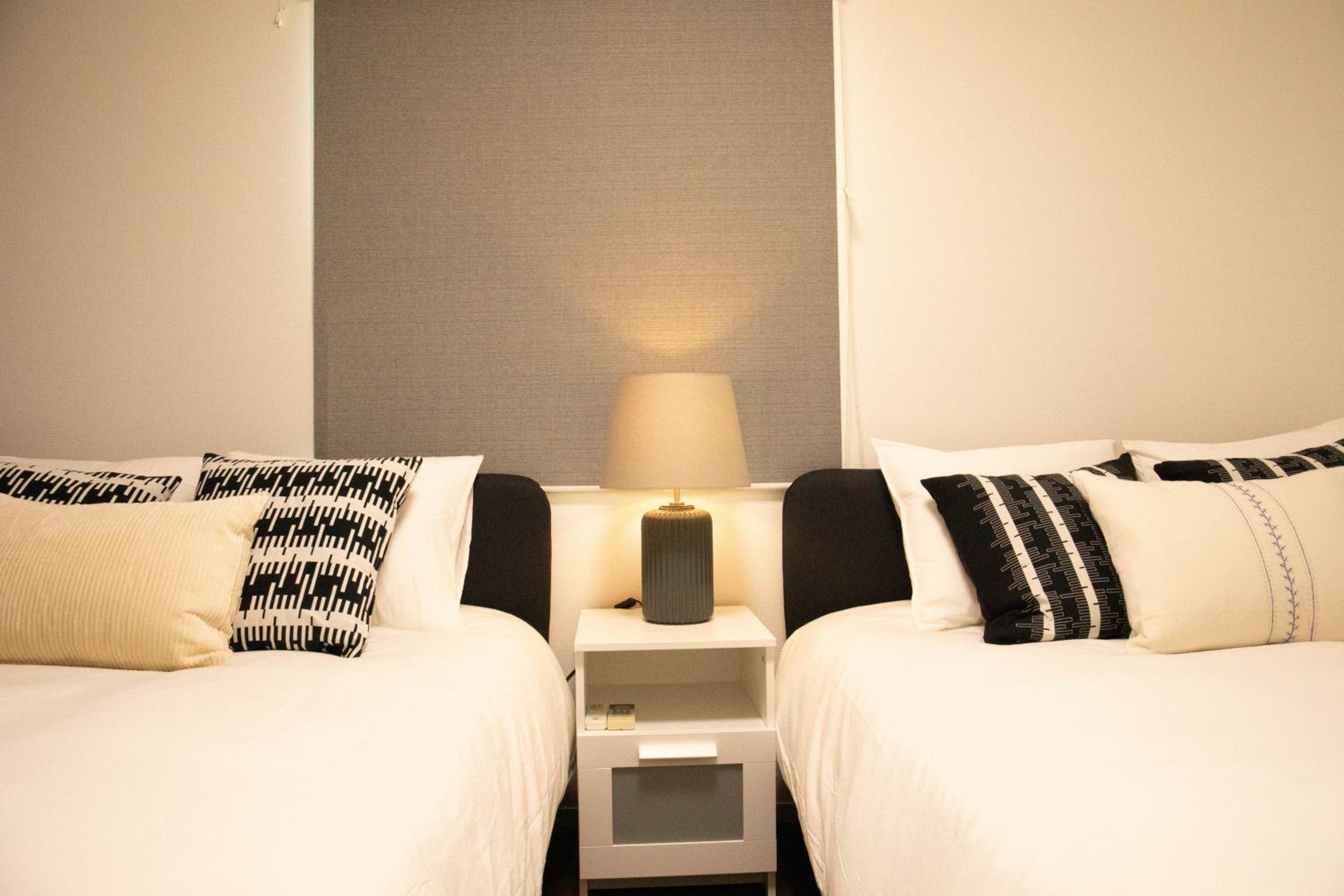 Osaka Shinsaibashi Dotonbori Tsutenkaku Villa House Free Parking 三房一厅一卫一浴