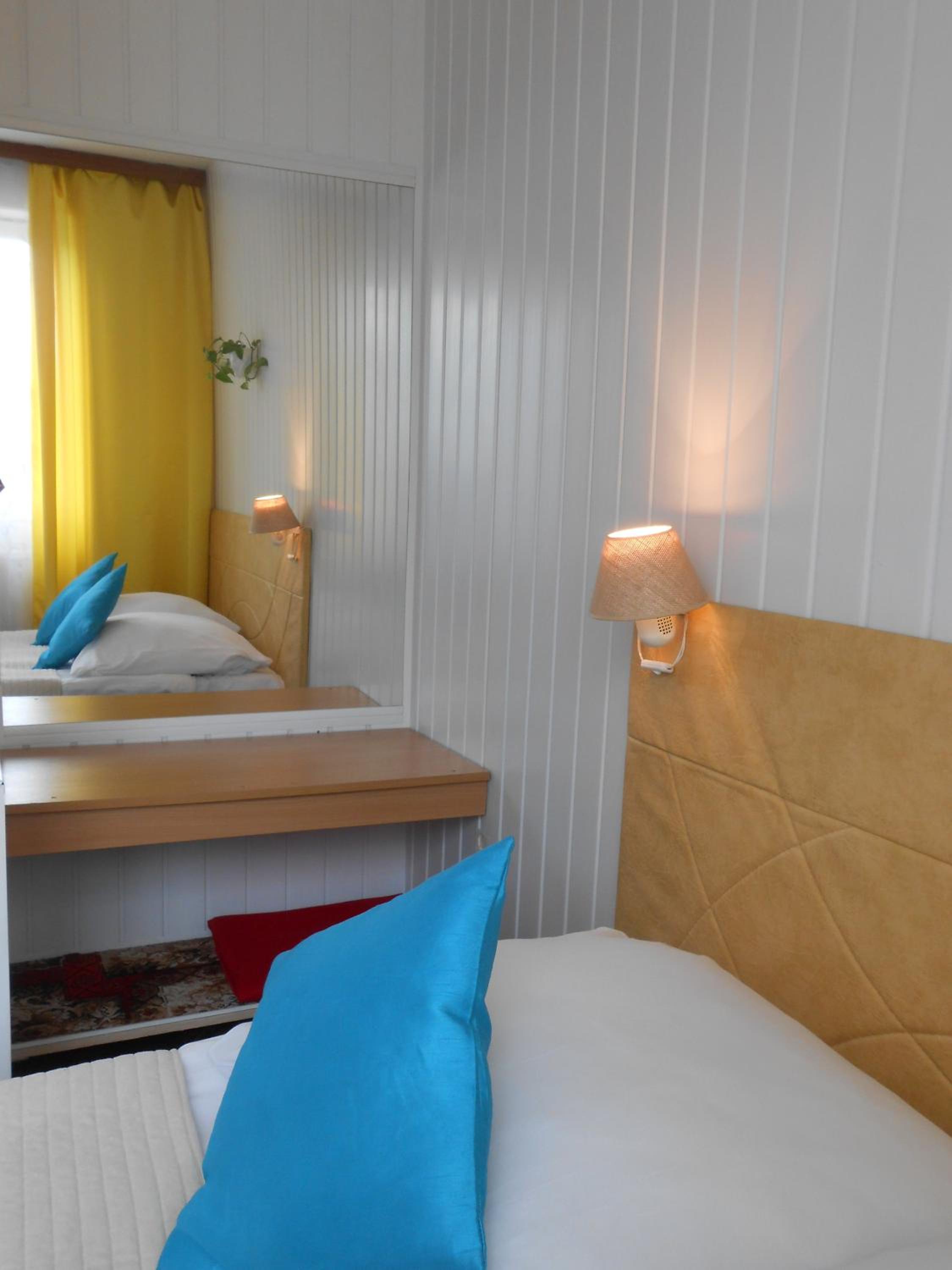 Hotel Leon view 5