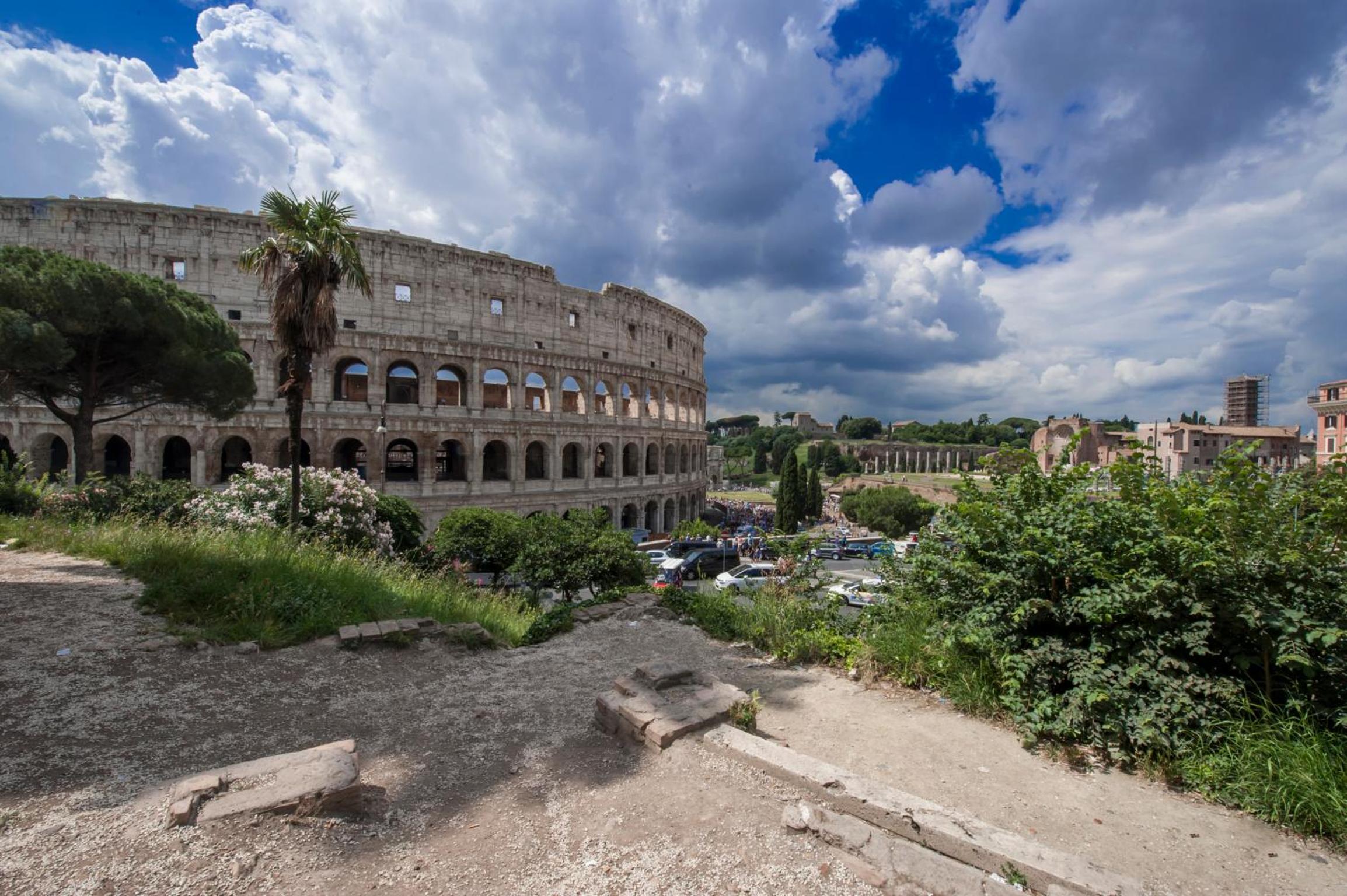 Colosseum Corner