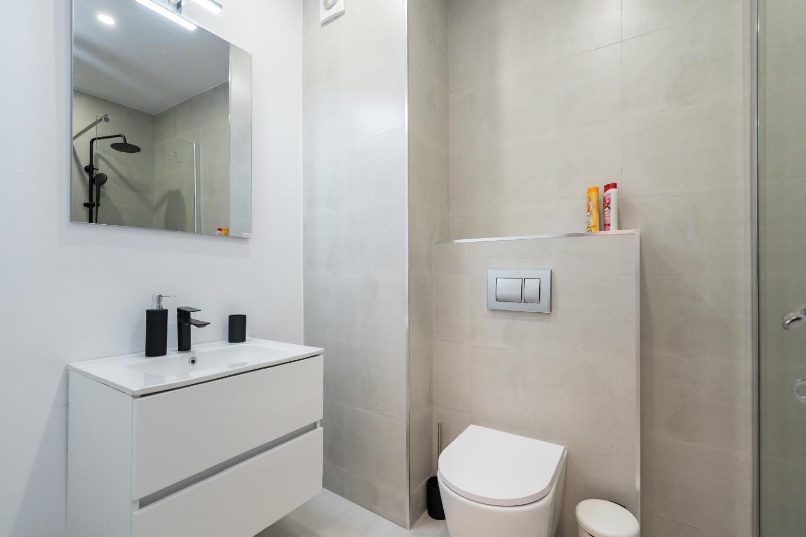 High-end Studio with Panoramic View, Parking &Pool