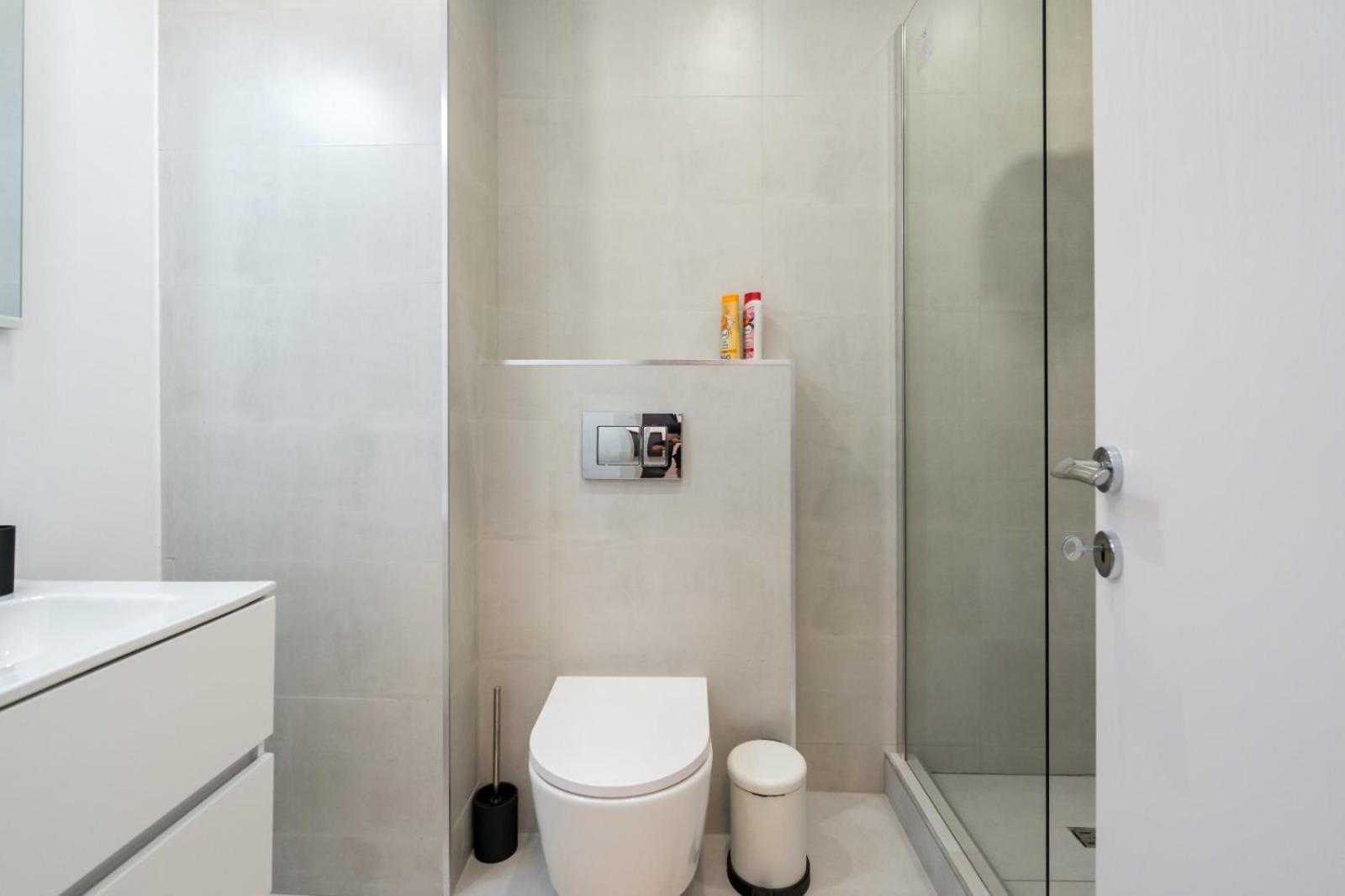 High-end Studio with Panoramic View, Parking &Pool