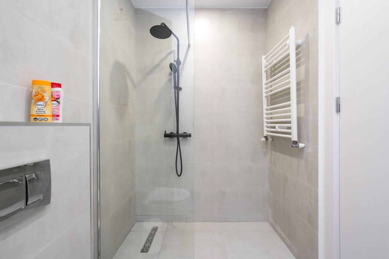 High-end Studio with Panoramic View, Parking &Pool