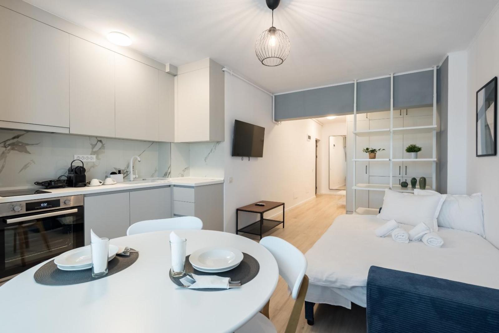 High-end Studio with Panoramic View, Parking &Pool