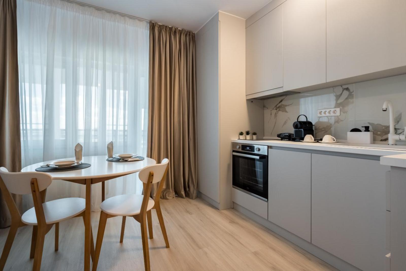 High-end Studio with Panoramic View, Parking &Pool