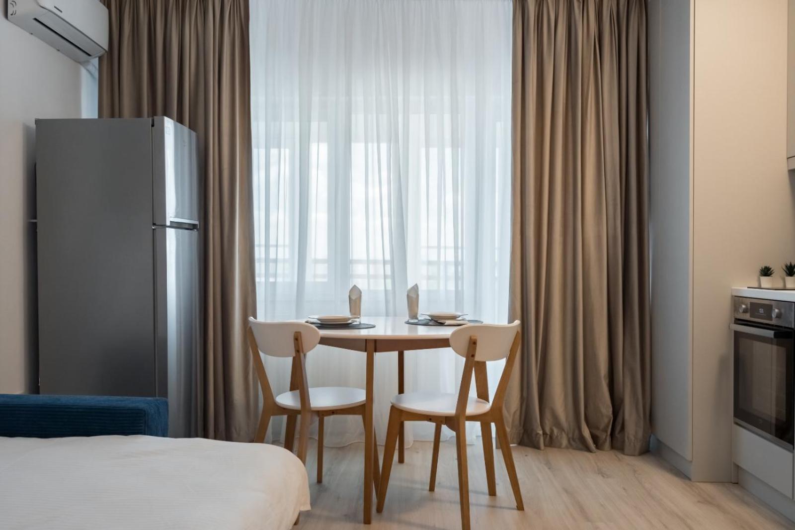 High-end Studio with Panoramic View, Parking &Pool