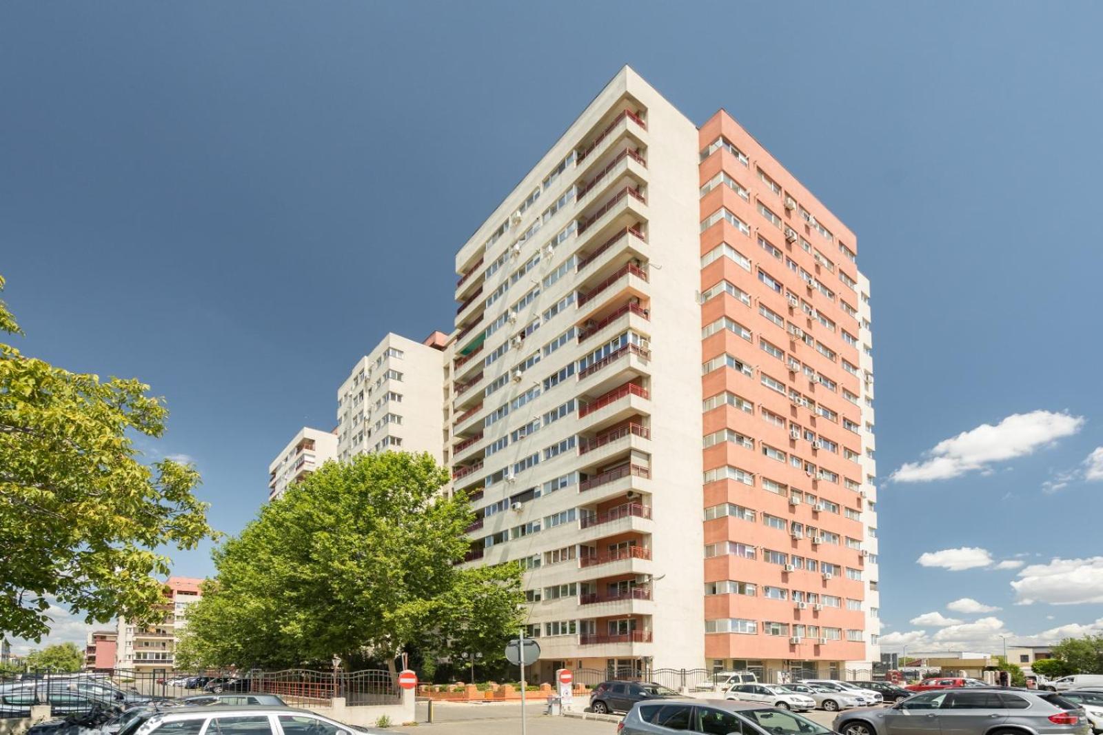 High-end Studio with Panoramic View, Parking &Pool