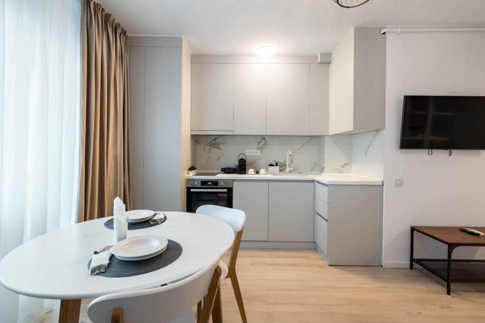 High-end Studio with Panoramic View, Parking &Pool