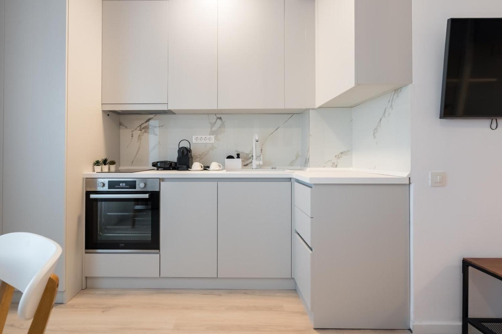 High-end Studio with Panoramic View, Parking &Pool