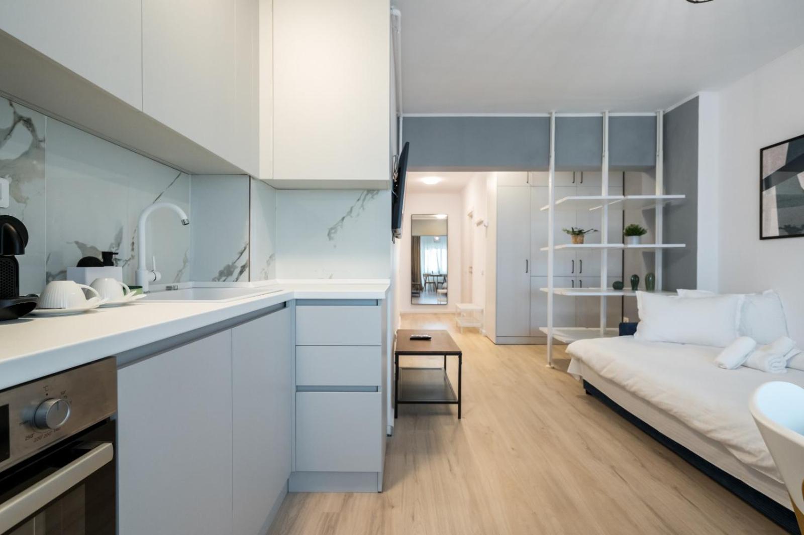 High-end Studio with Panoramic View, Parking &Pool