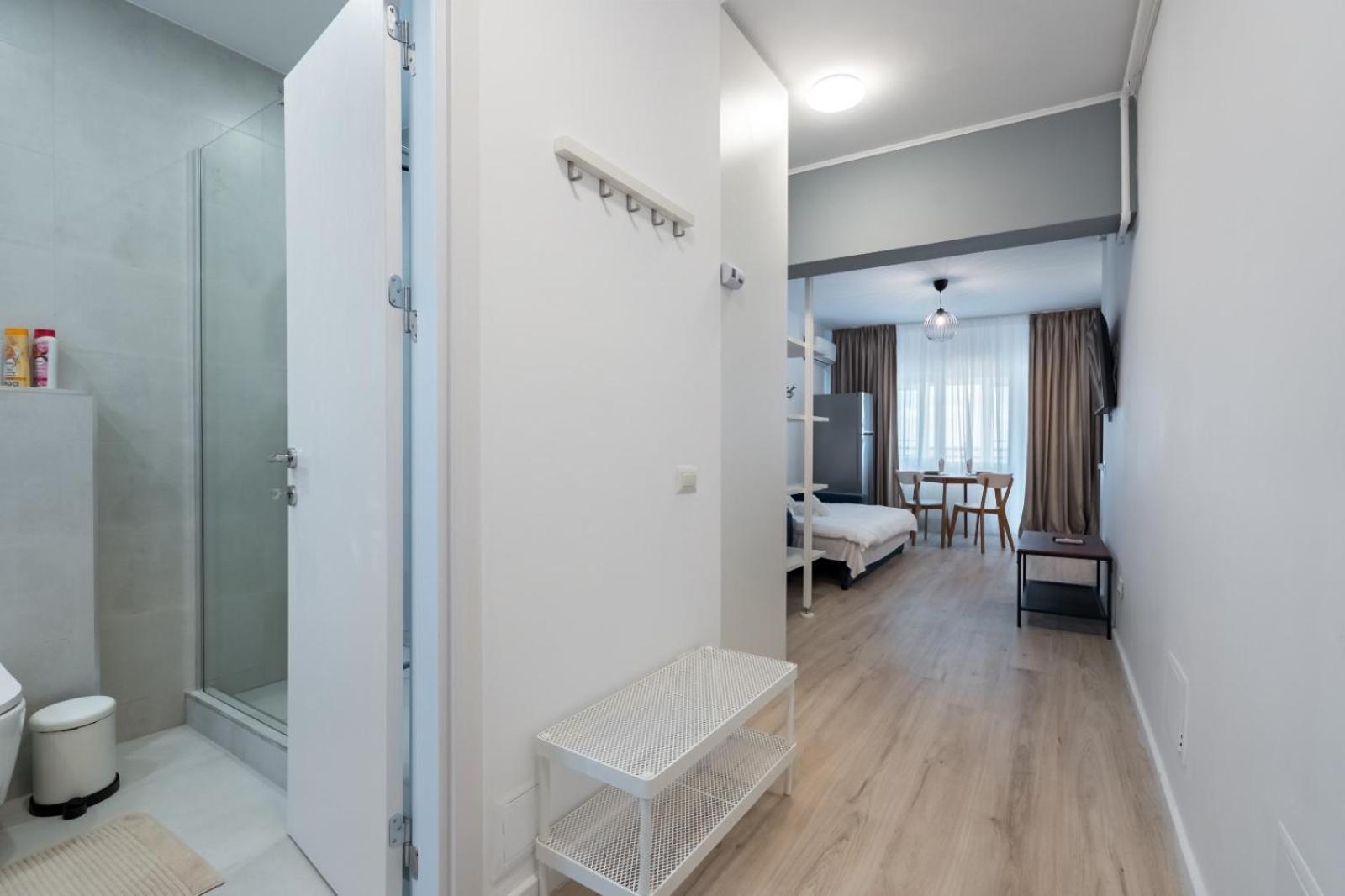 High-end Studio with Panoramic View, Parking &Pool