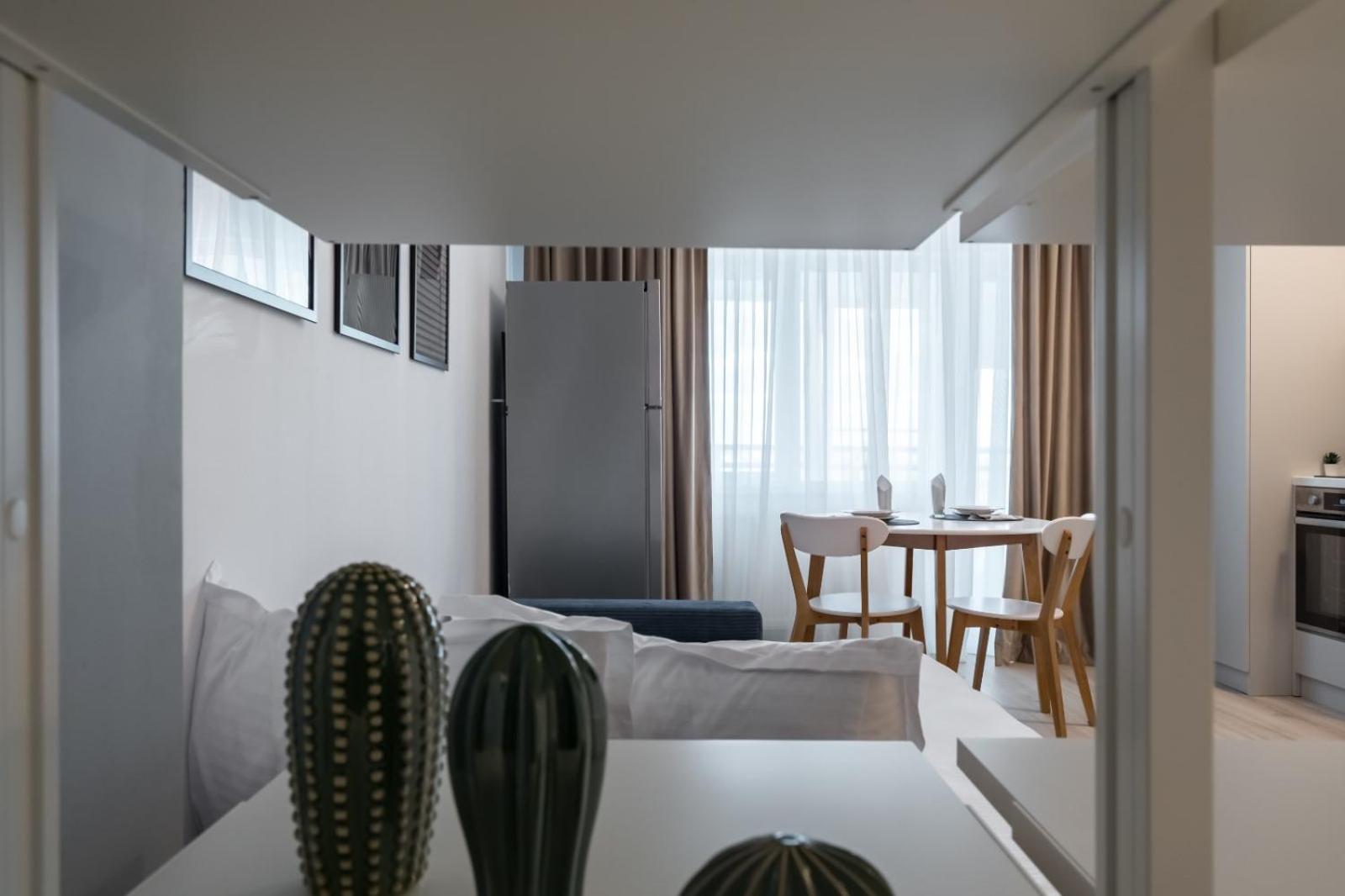 High-end Studio with Panoramic View, Parking &Pool